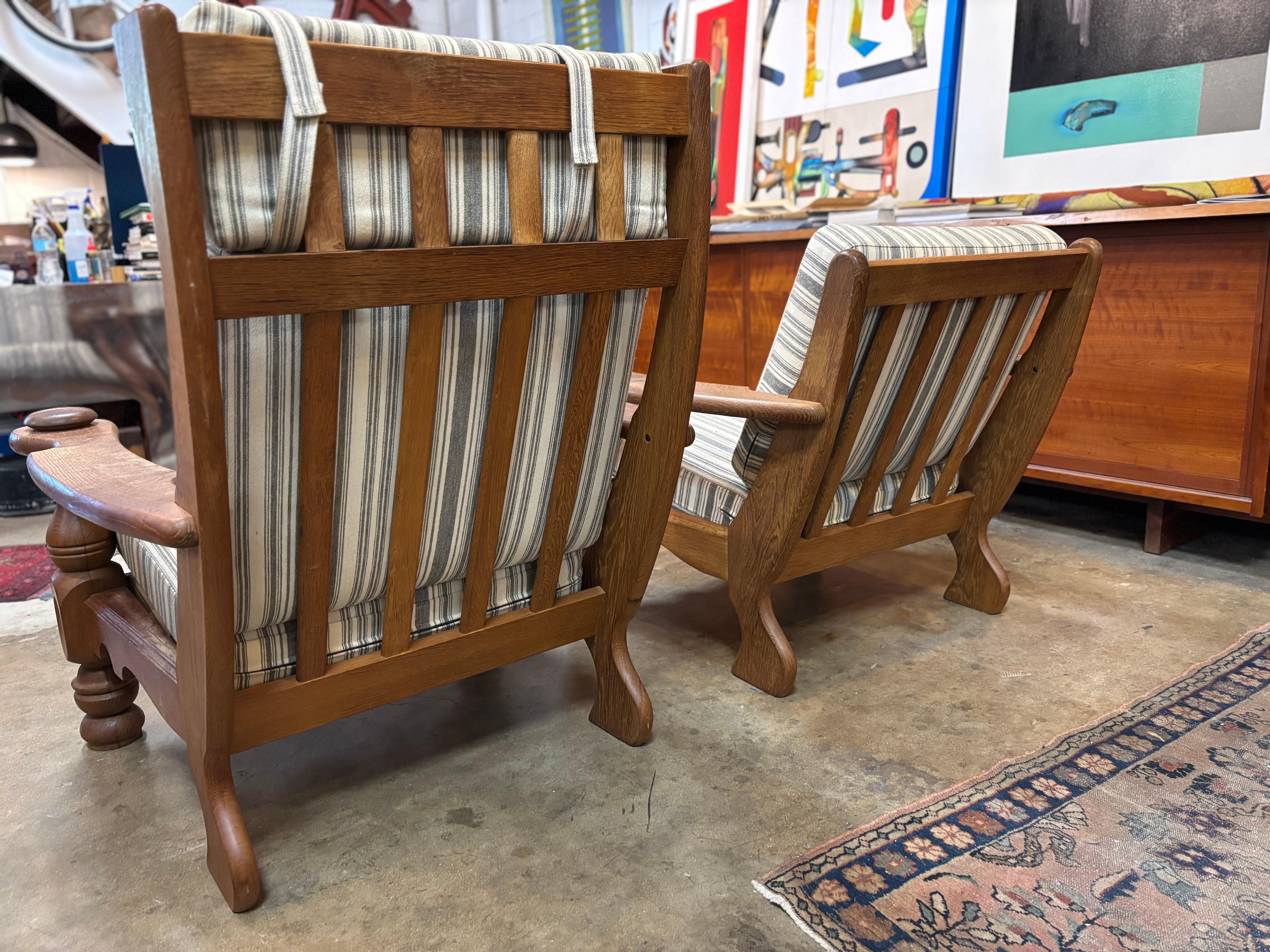 Pair of Danish Modern Lounge Chairs by Henning Kjaernulf, Circa 1960s Danés en venta