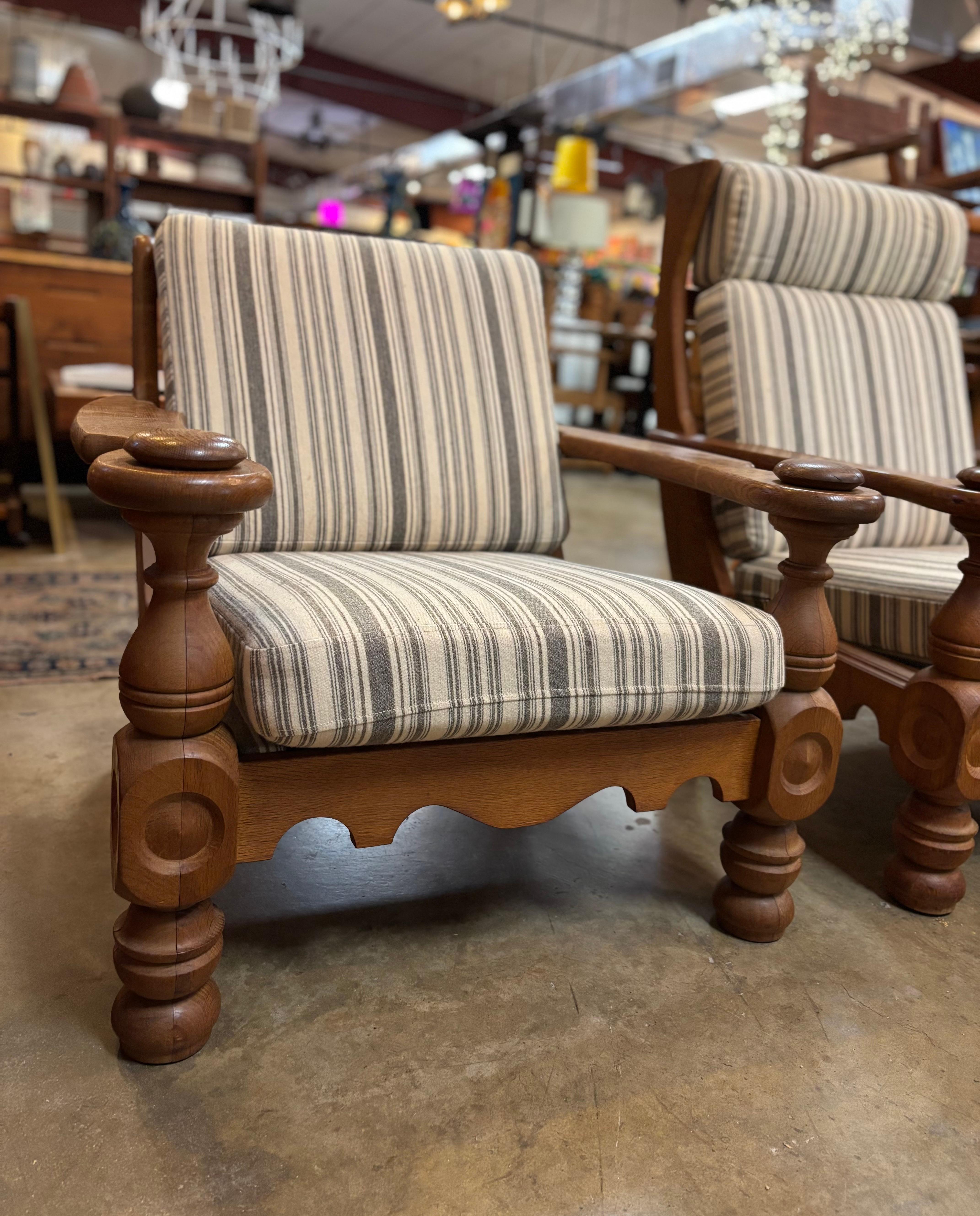 Pair of Danish Modern Lounge Chairs by Henning Kjaernulf, Circa 1960s siglo XX en venta