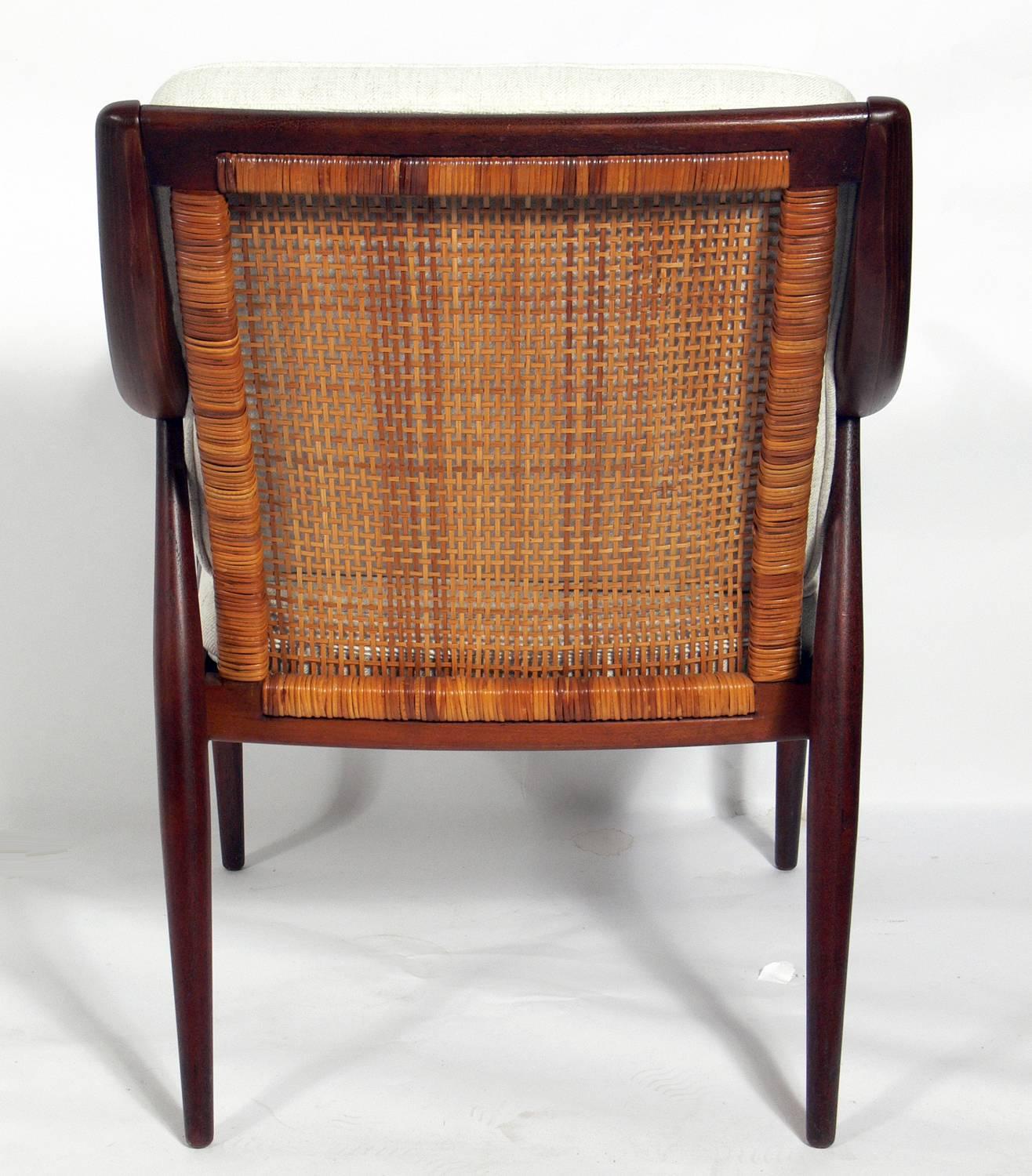Pair of Danish Modern Lounge Chairs by Ib Kofod-Larsen In Good Condition In Atlanta, GA