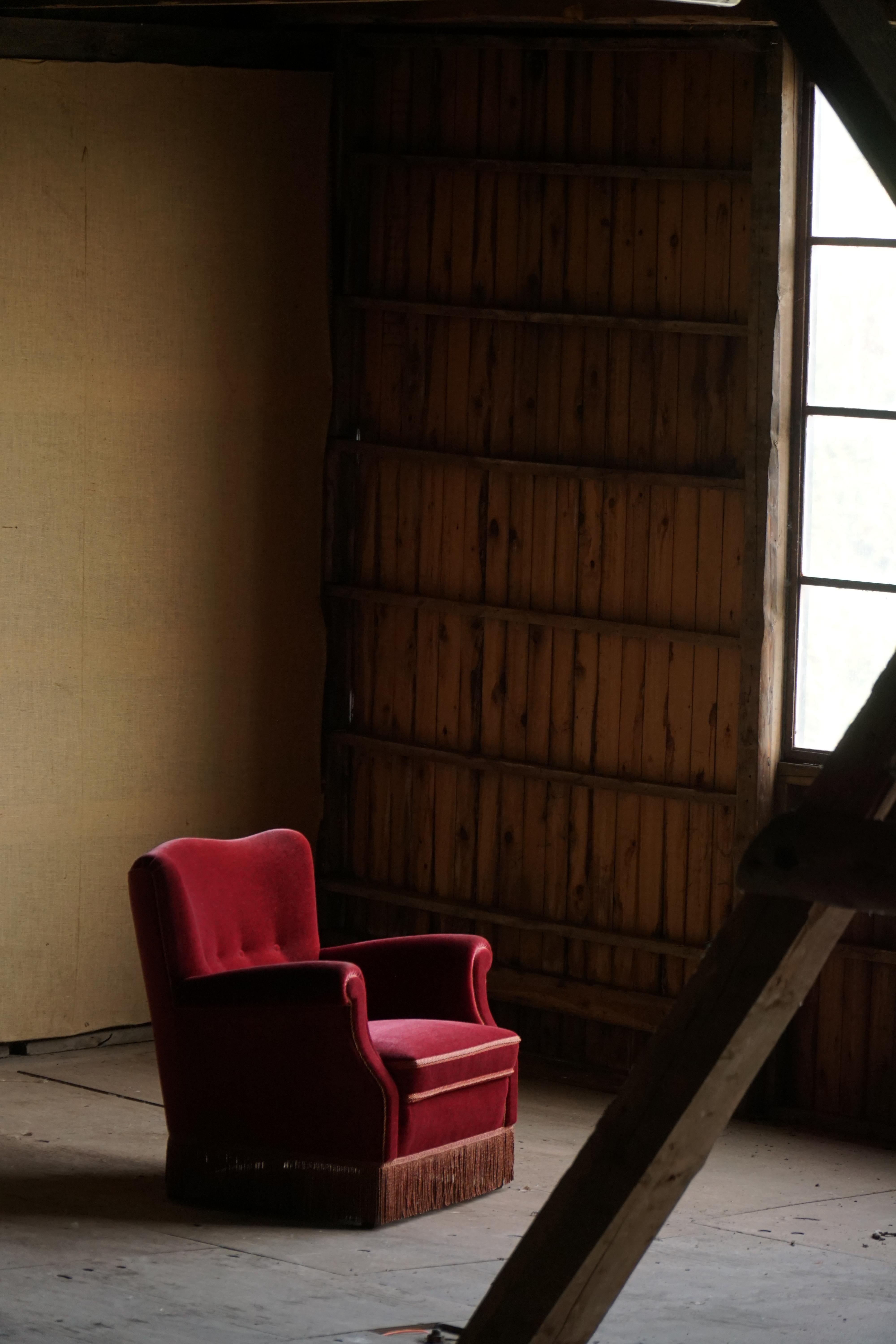 Paar moderne dänische Loungesessel, kirschroter Samt, 1950er Jahre (Skandinavische Moderne) im Angebot