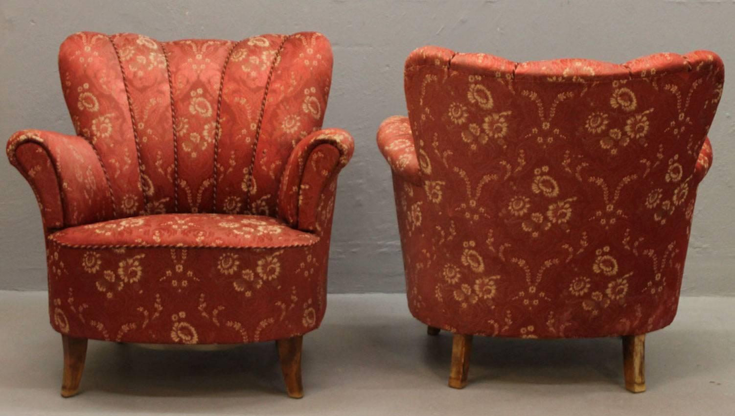 Scandinavian Modern Pair of Danish Modern Lounge Chairs For Sale