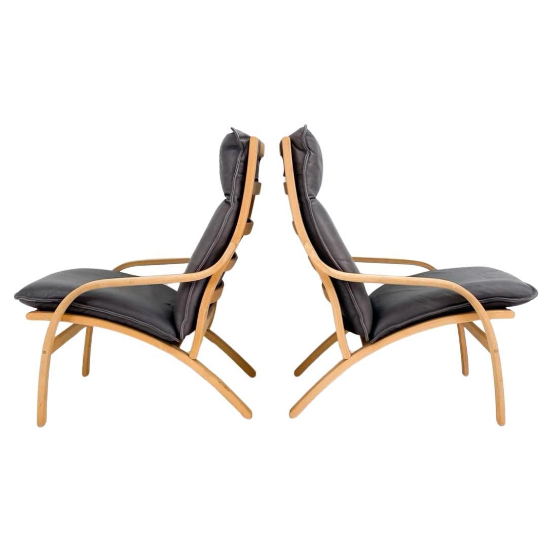 Scandinavian Modern Pair of Danish Modern lounge chairs in bent beech wood gray leather by Stouby