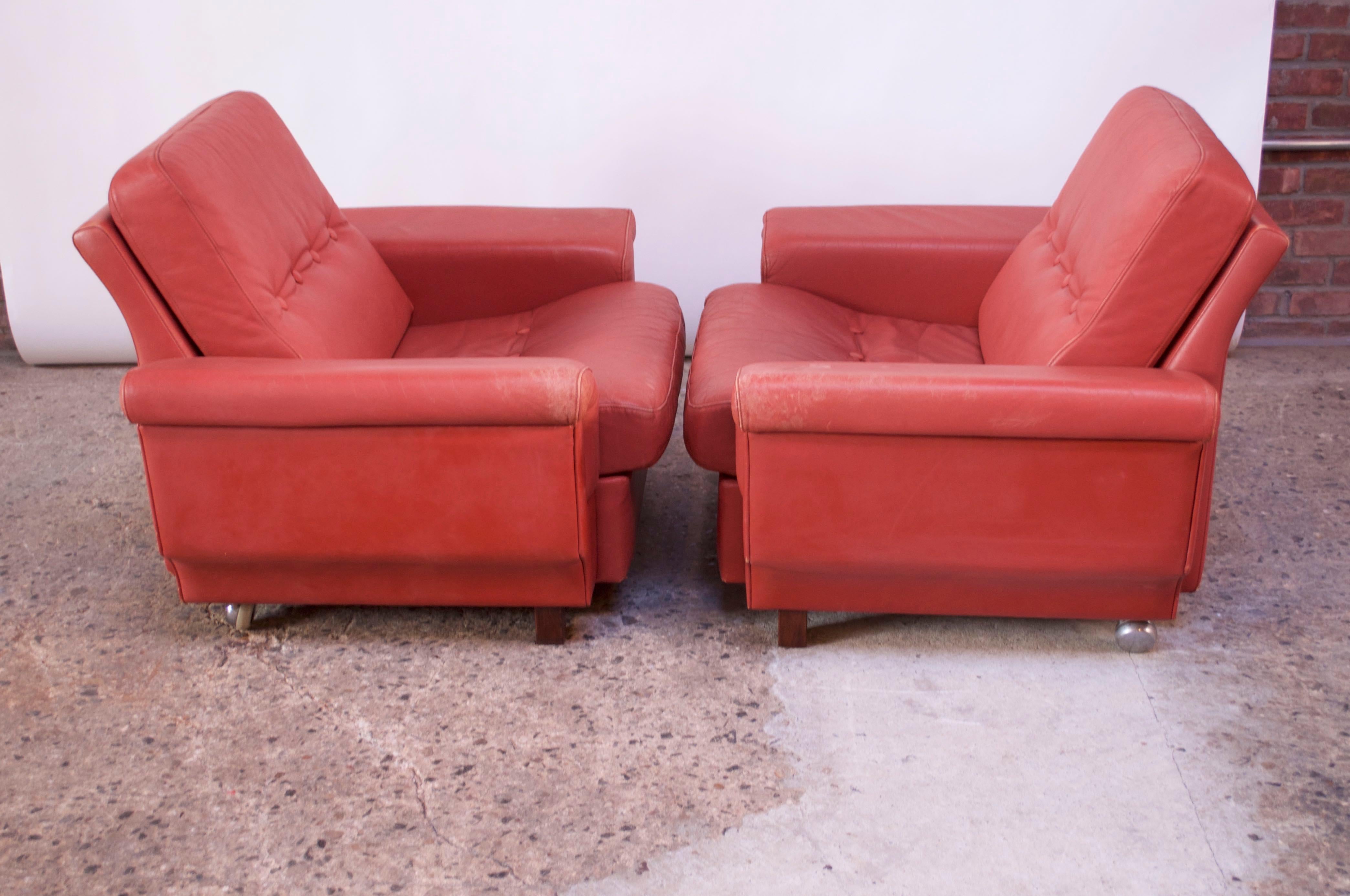 Pair of Danish Modern Lounge Chairs in Cinnabar Leather 3