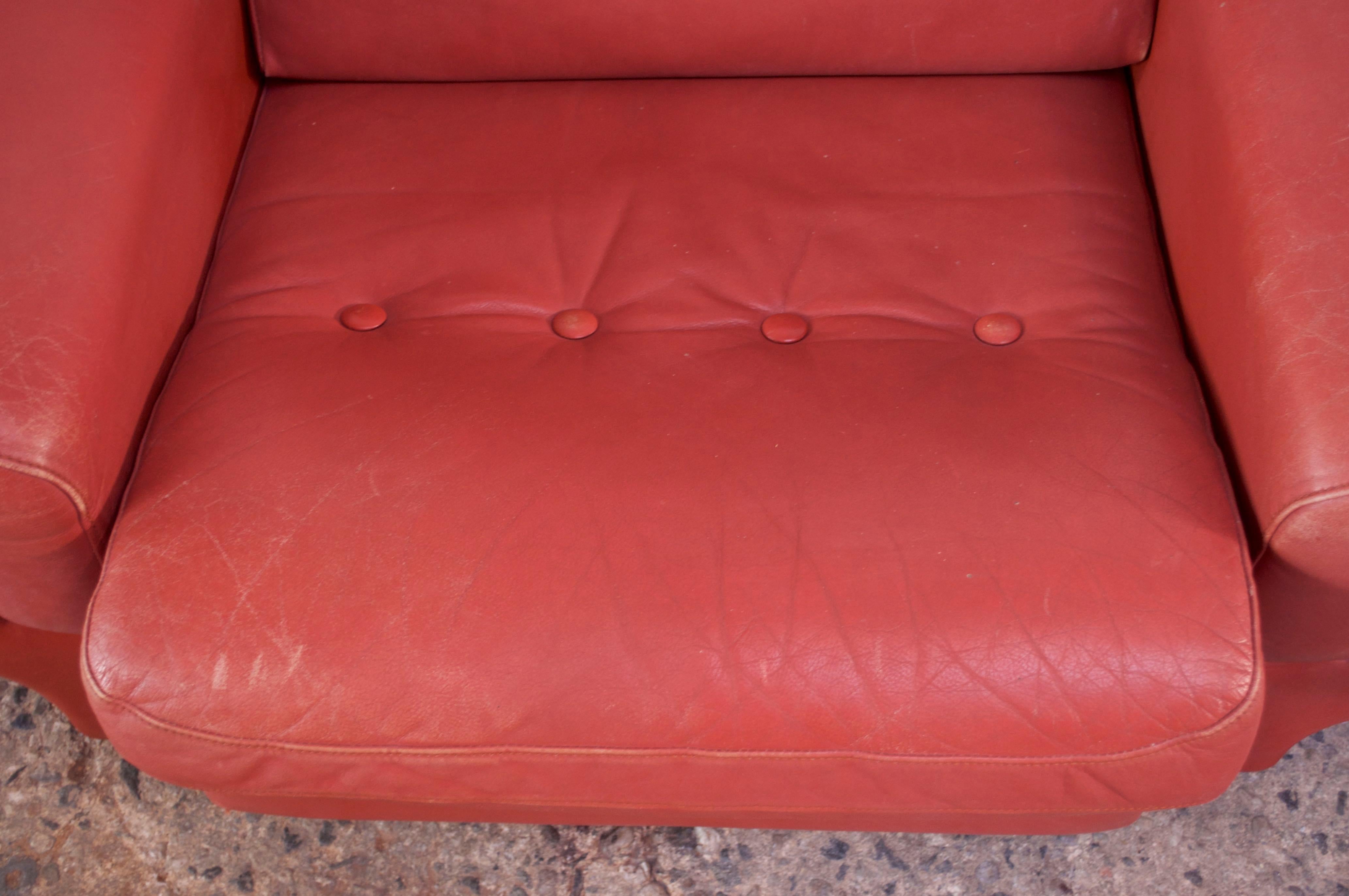 Pair of Danish Modern Lounge Chairs in Cinnabar Leather 4