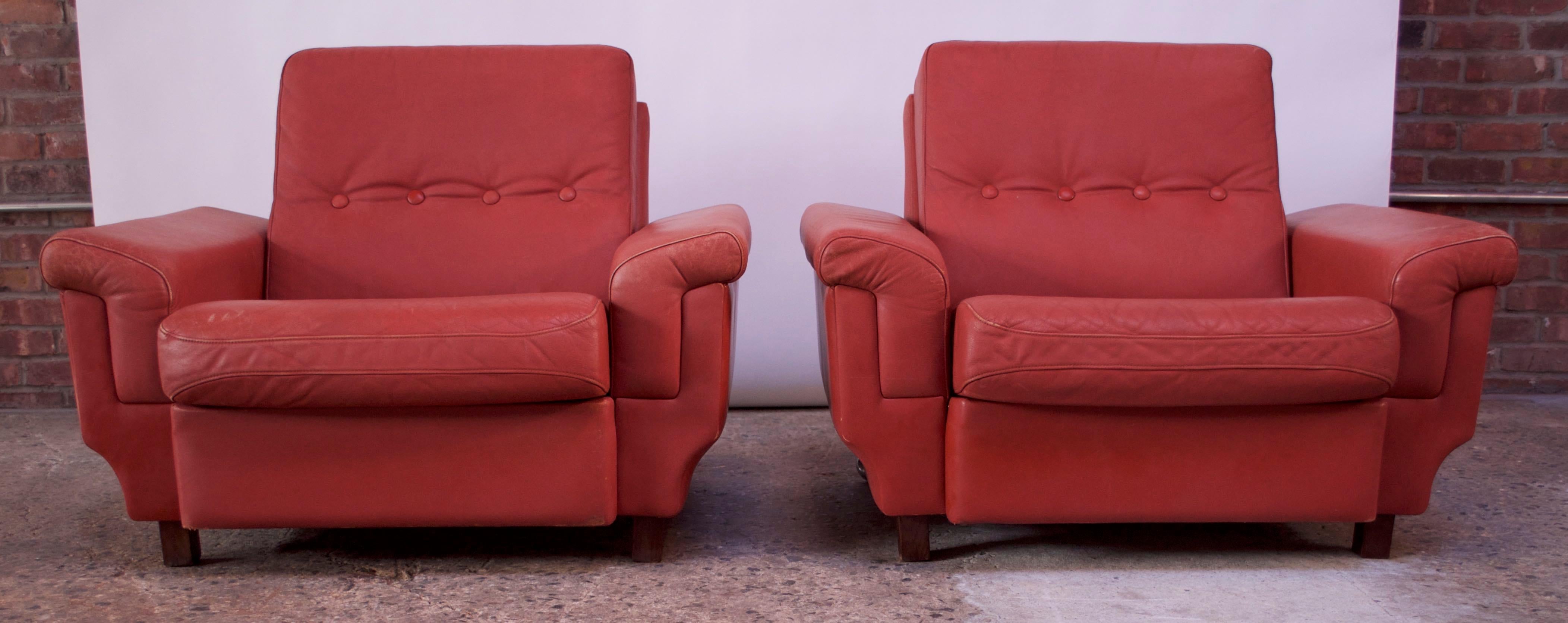 Pair of Danish Modern Lounge Chairs in Cinnabar Leather 6