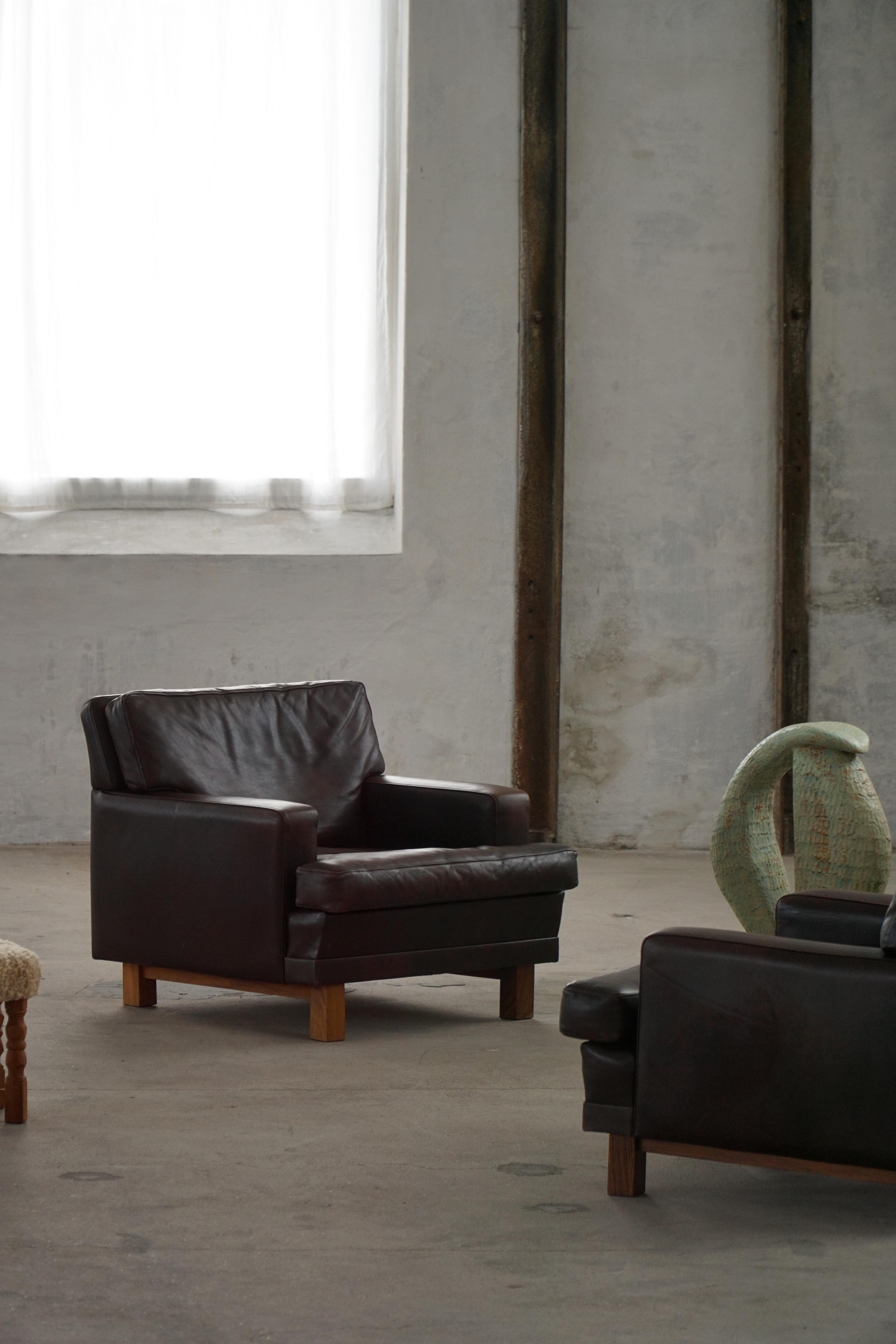 Pair of Danish Modern Lounge Chairs in Dark Brown Leather & Rosewood, 1960s For Sale 5
