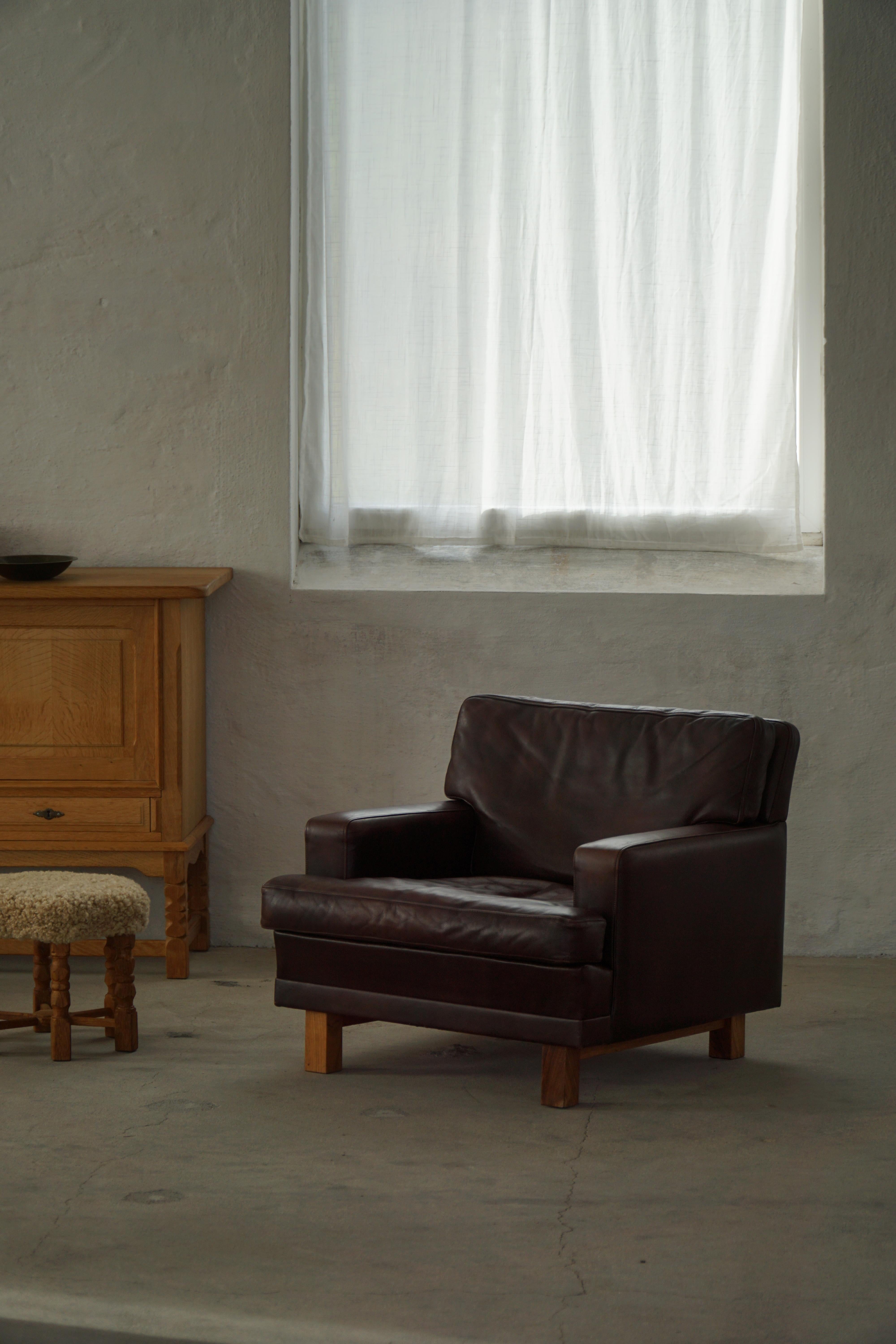 Pair of Danish Modern Lounge Chairs in Dark Brown Leather & Rosewood, 1960s For Sale 12