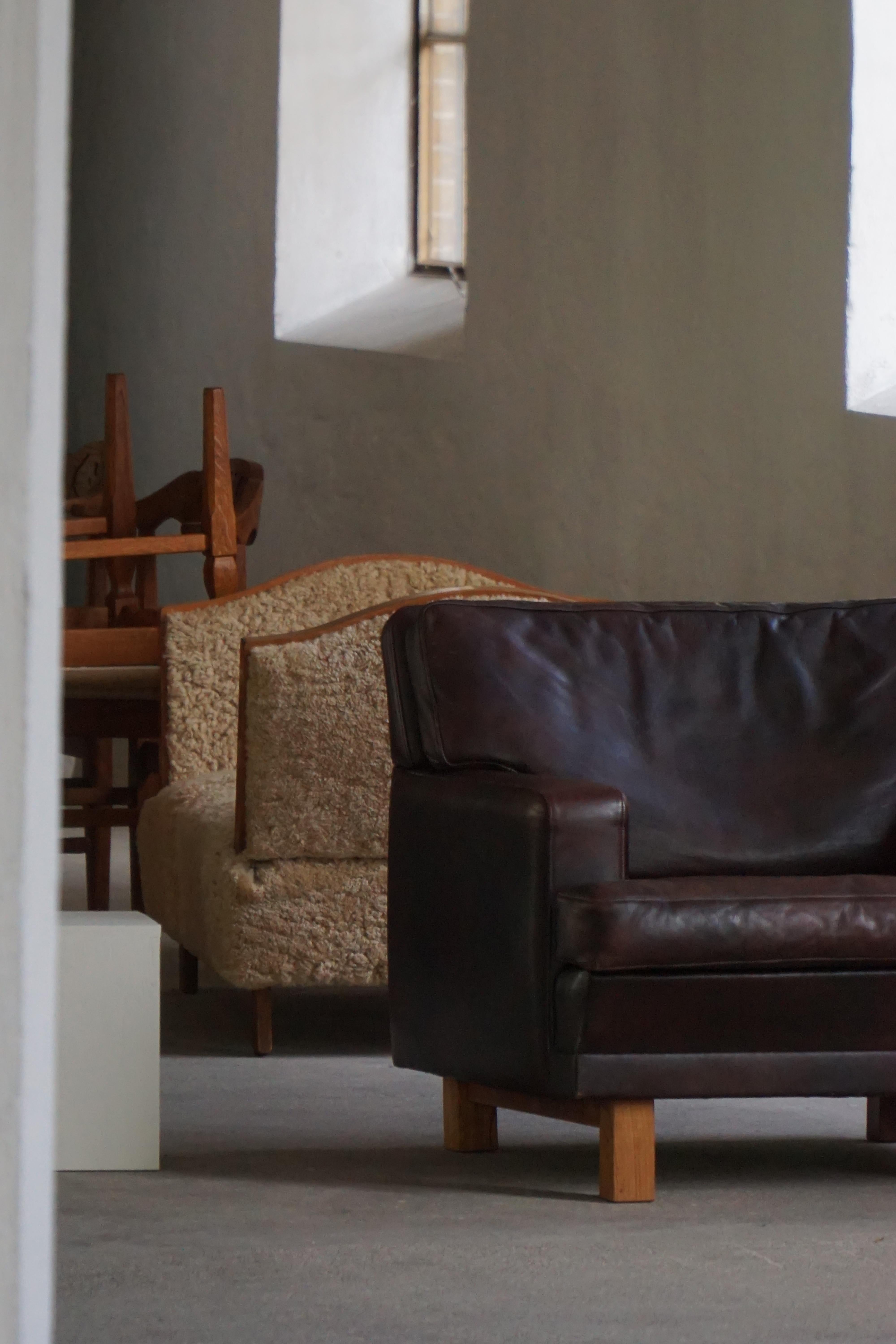 Pair of Danish Modern Lounge Chairs in Dark Brown Leather & Rosewood, 1960s For Sale 3
