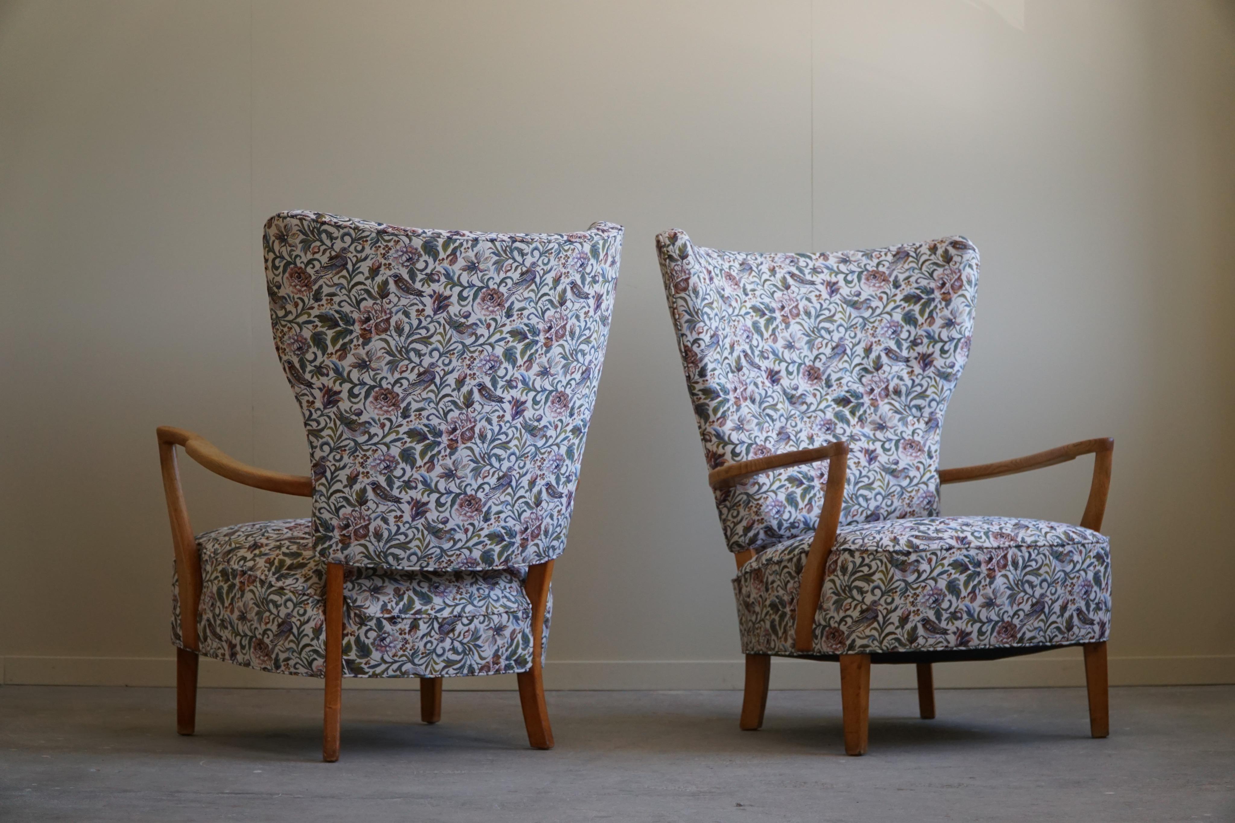 Mid-Century Modern Pair of Danish Modern Lounge Chairs in Oak, Reupholstered, Viggo Boesen, 1950s For Sale