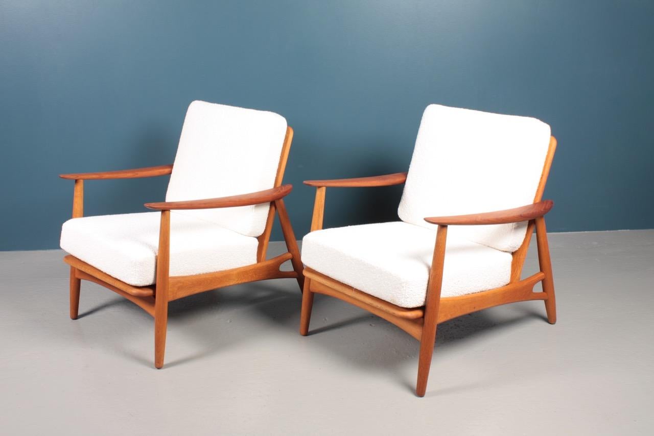 Pair of Danish Modern Lounge Chairs in Teak and Boucle by Johannes Andersen 1