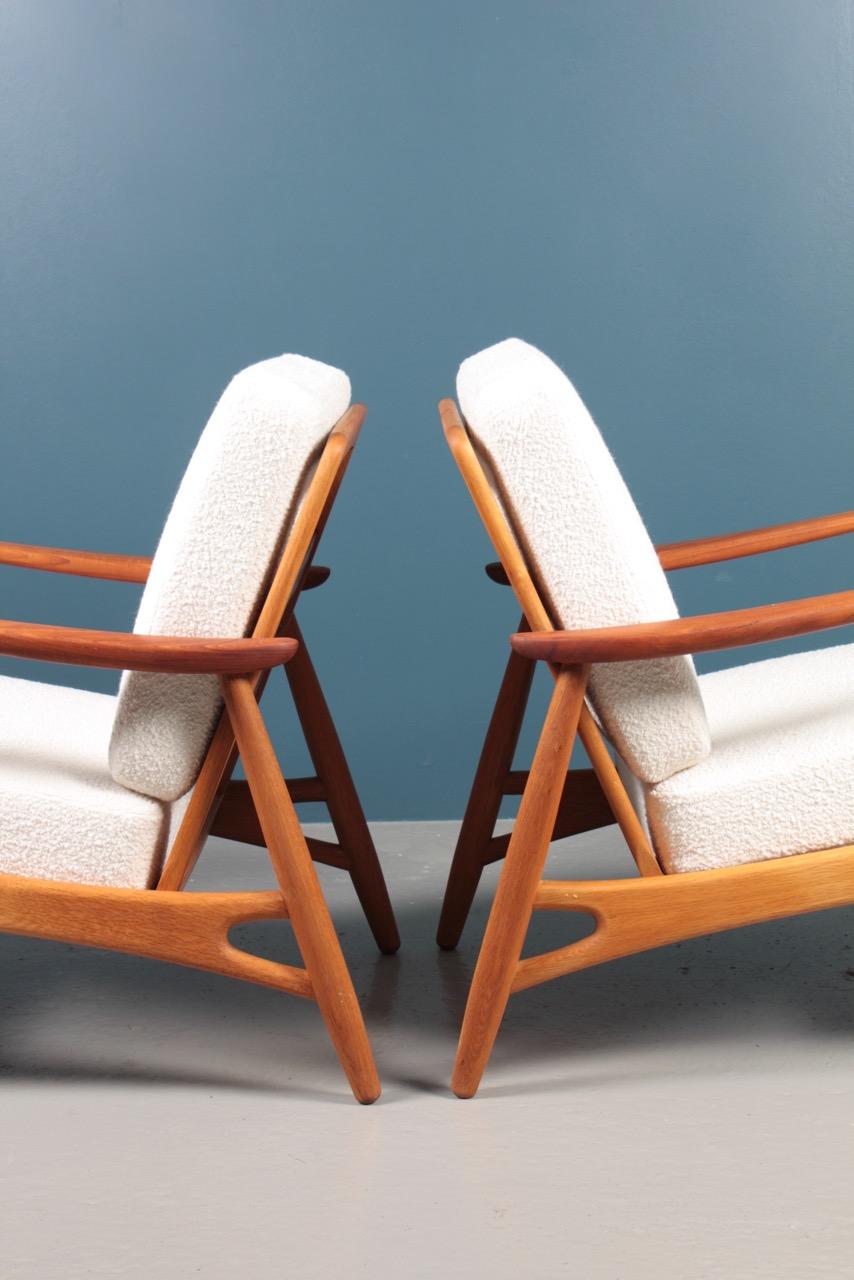 Pair of Danish Modern Lounge Chairs in Teak and Boucle by Johannes Andersen 2