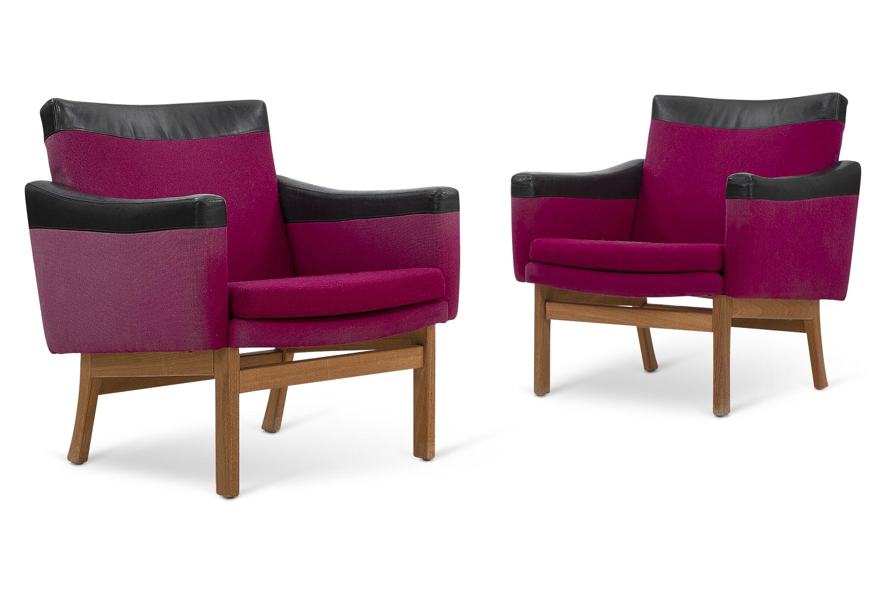 Mid-Century Modern Pair Of Danish Modern Lounge Chairs In Wool + Leather For Sale