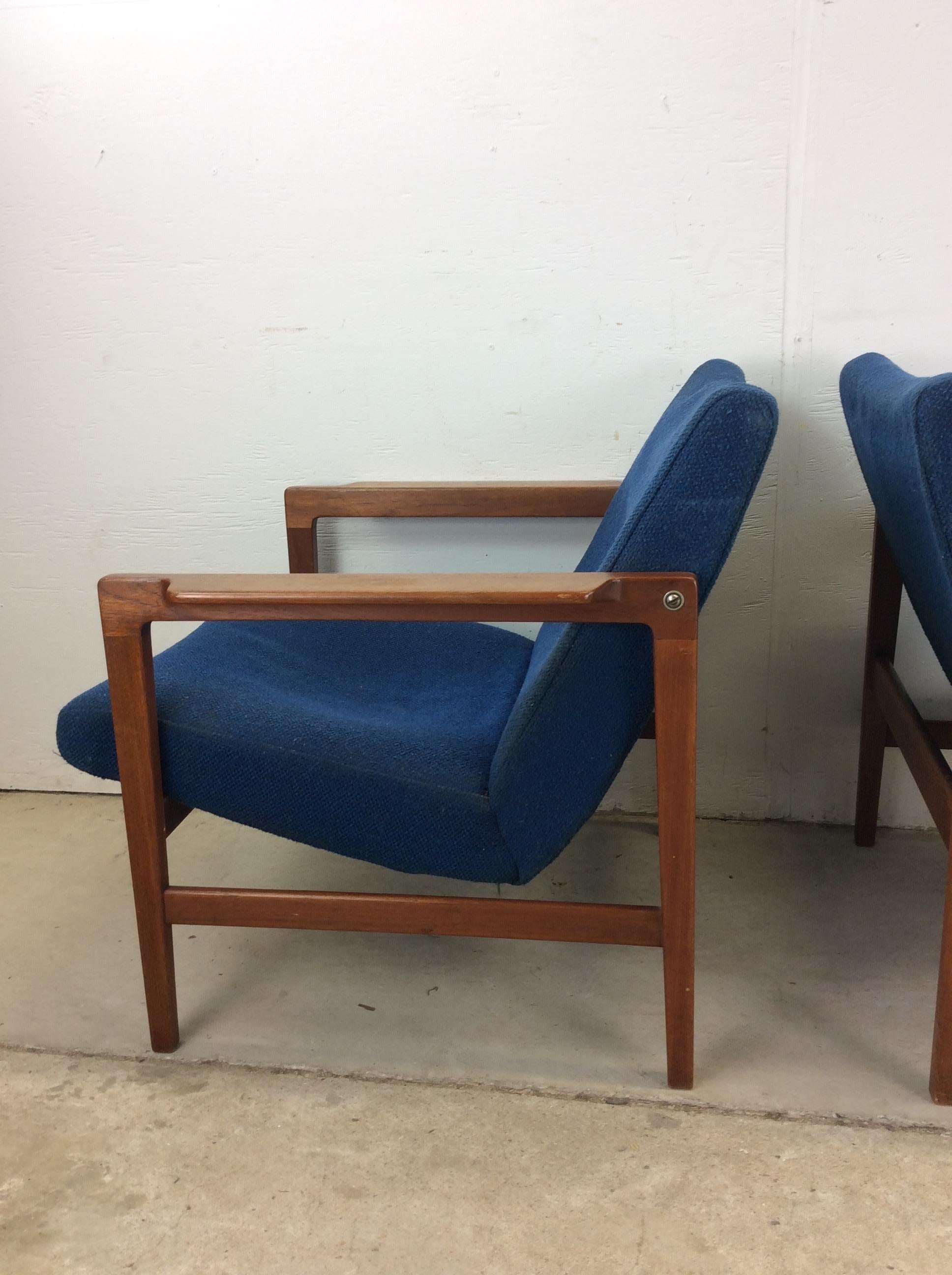 Paire de chaises longues danoises modernes avec cadre en teck massif et tissu d'ameublement vintage en vente 11