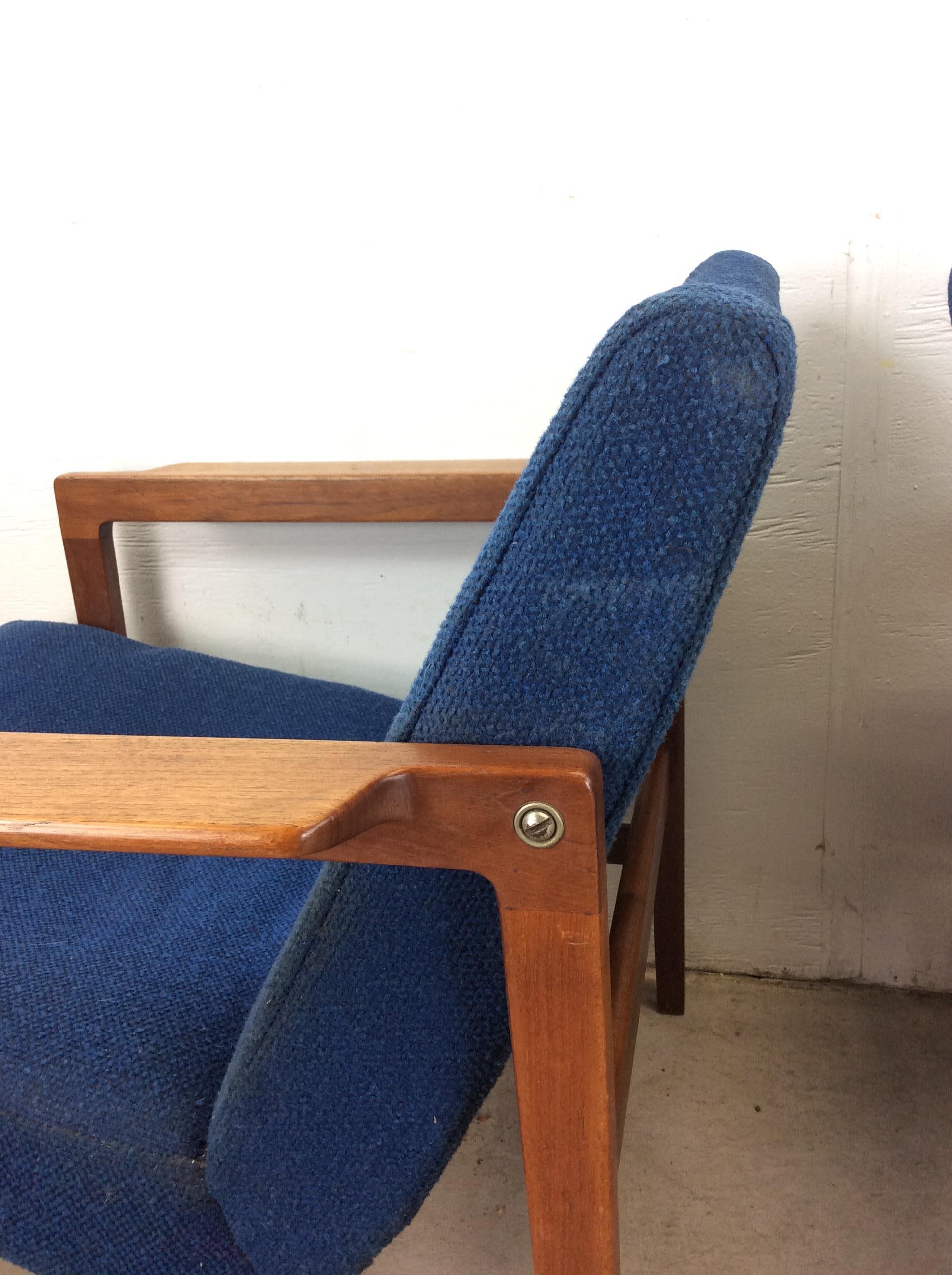 Paire de chaises longues danoises modernes avec cadre en teck massif et tissu d'ameublement vintage en vente 13