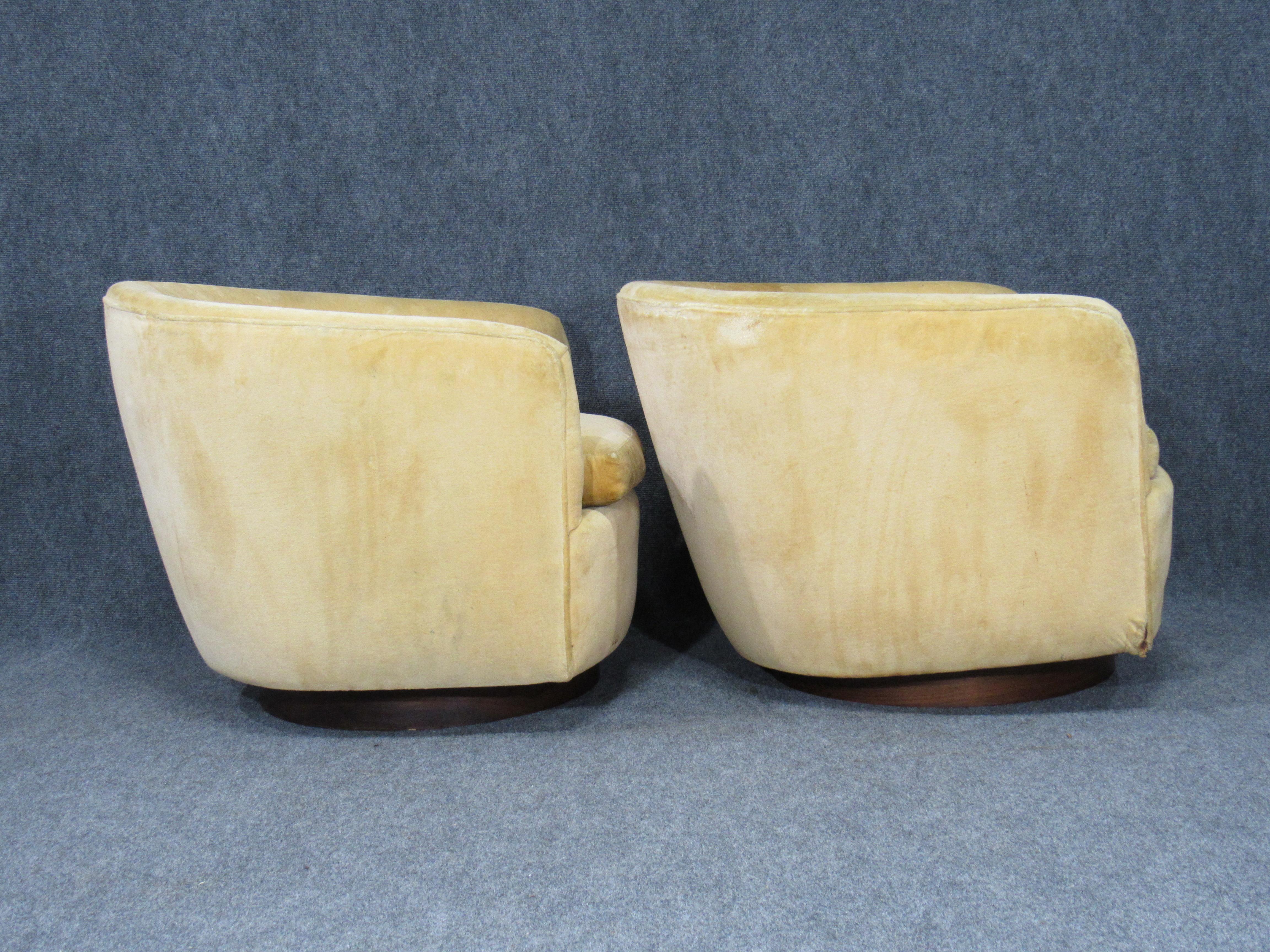 Pair of Danish Modern Milo Baughman Style Swivel Club Chairs with Teak Bases In Good Condition In Belmont, MA