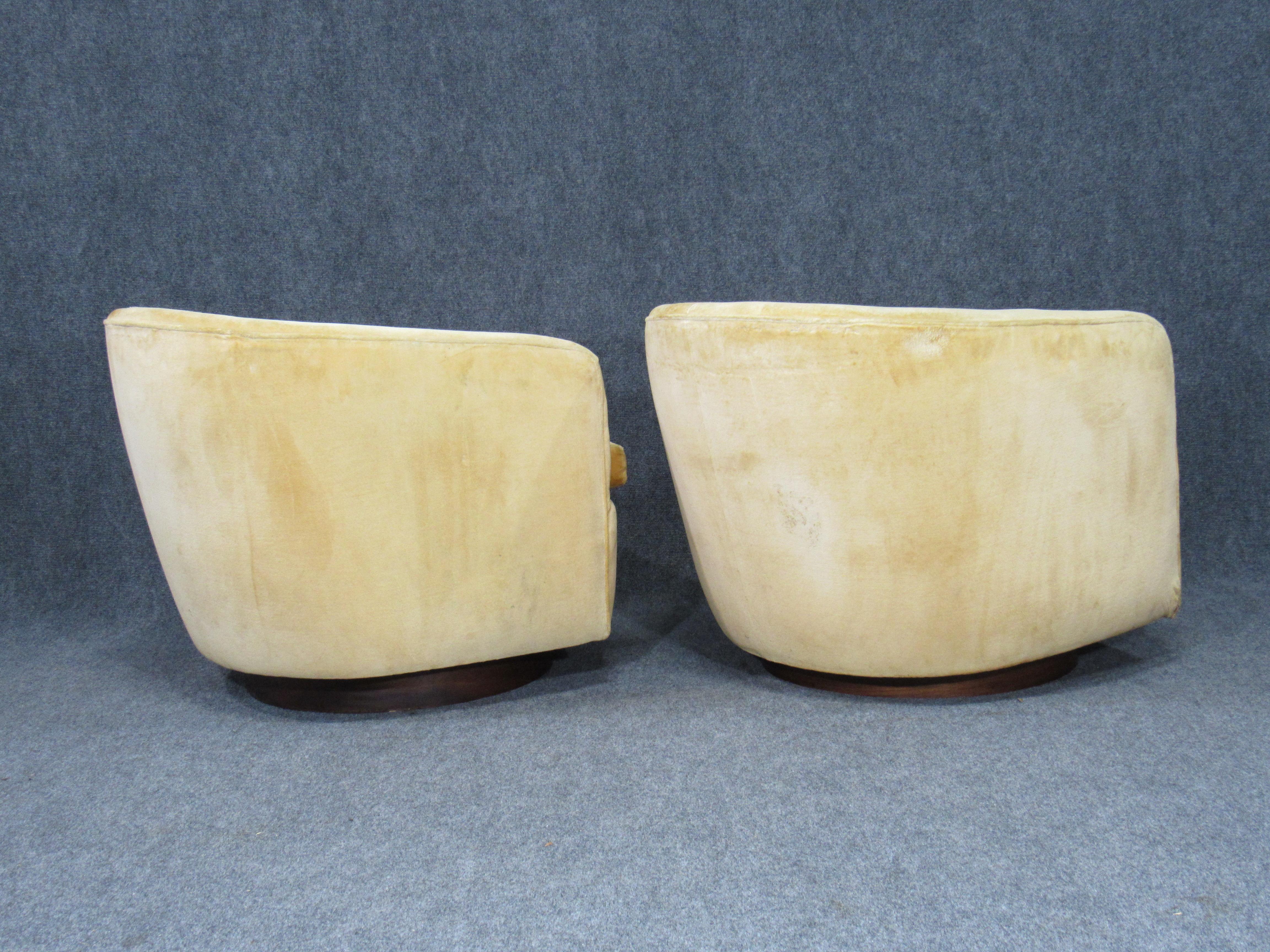 Mid-20th Century Pair of Danish Modern Milo Baughman Style Swivel Club Chairs with Teak Bases