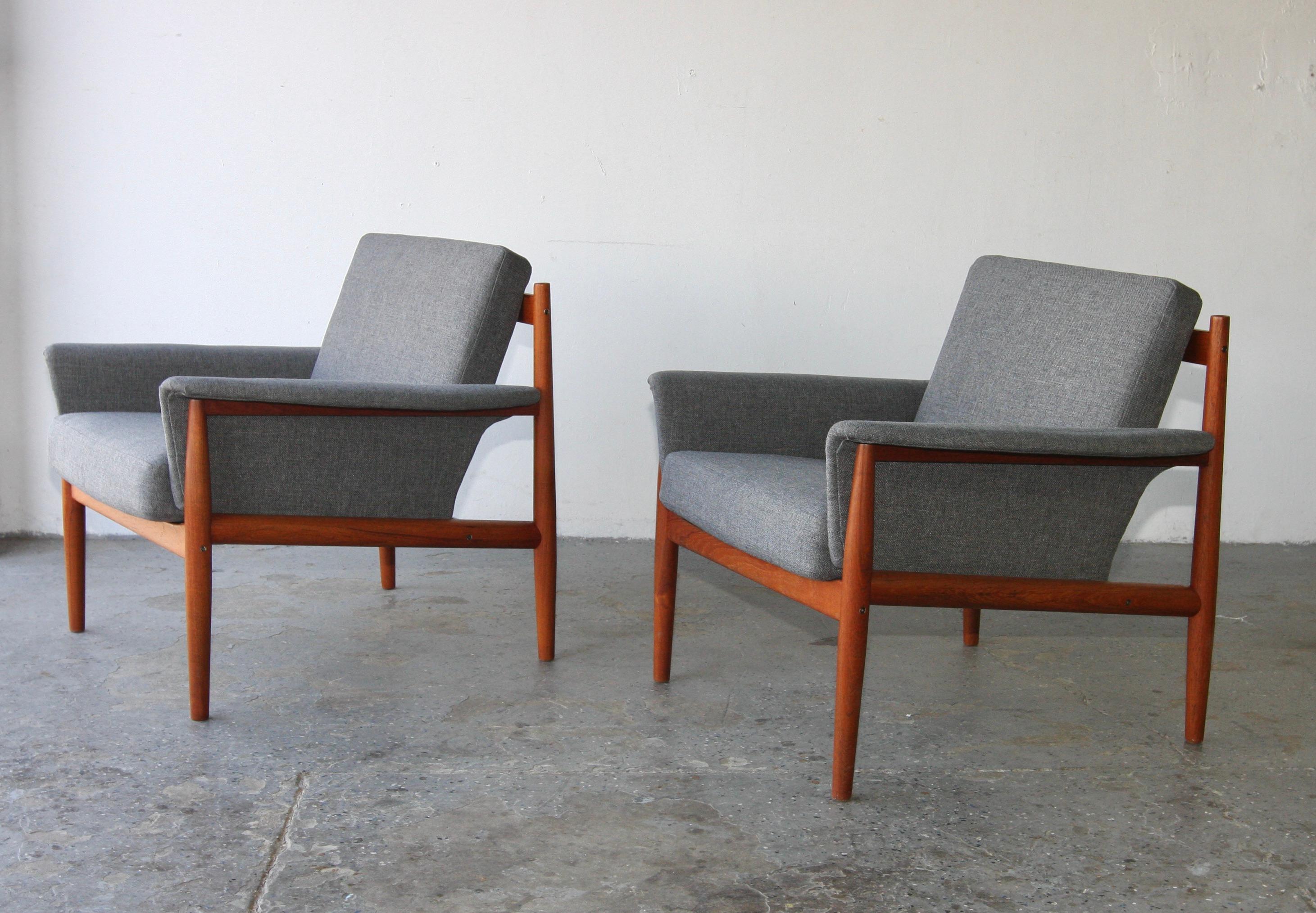 Pair of  Danish Modern model 168 Grete Jalk teak lounge chairs  In Good Condition For Sale In Las Vegas, NV