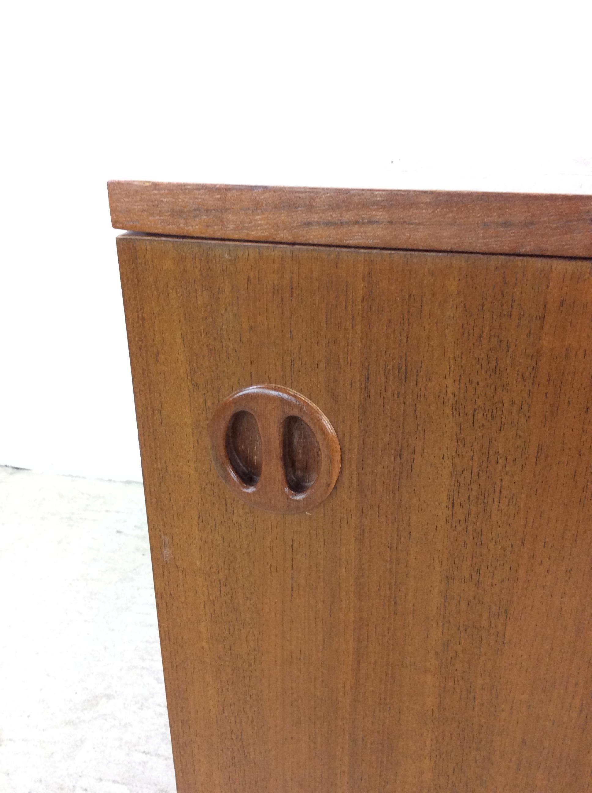 Pair of Danish Modern Nightstands with Storage Cabinet For Sale 4