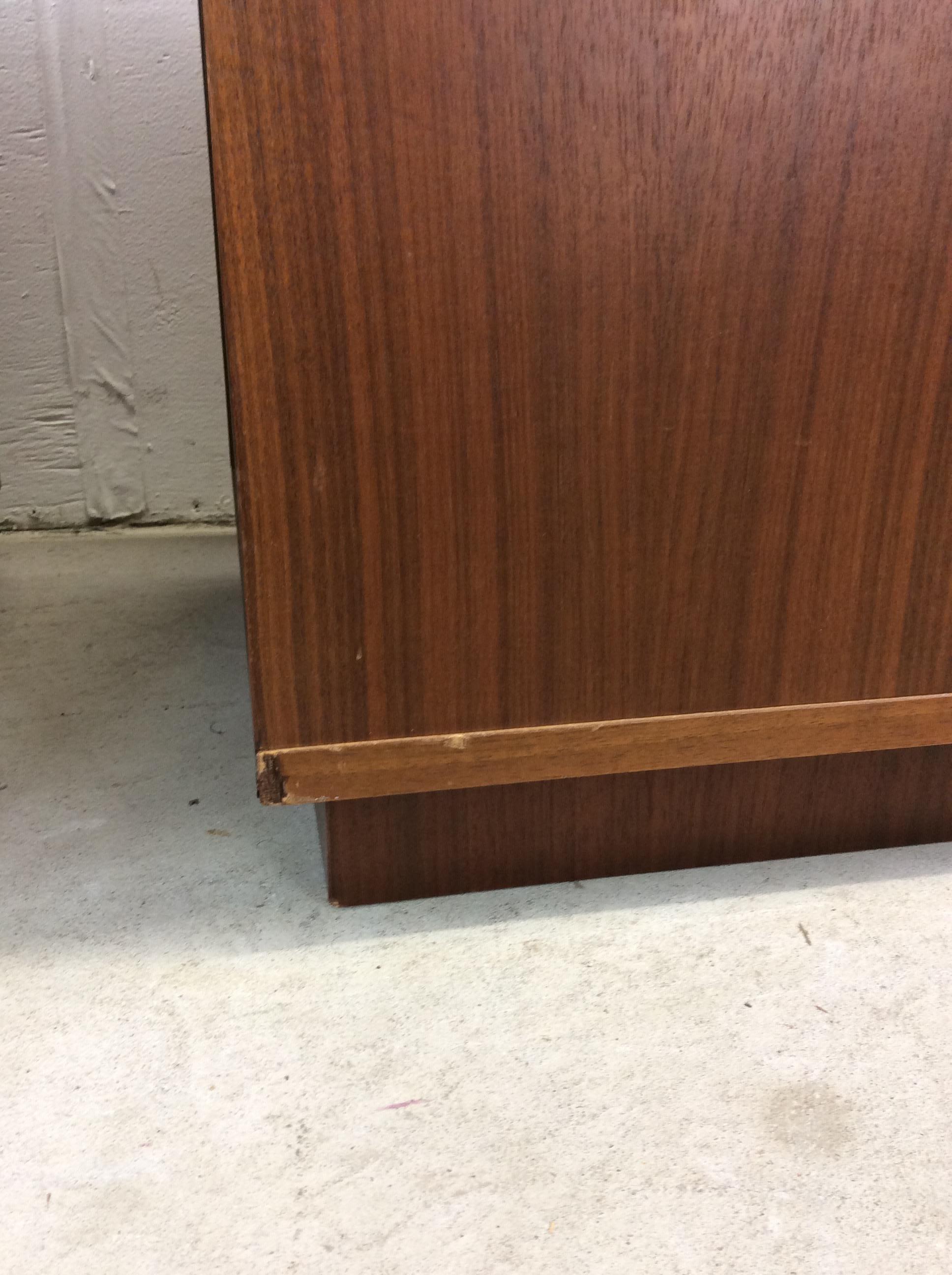 Pair of Danish Modern Nightstands with Storage Cabinet In Good Condition For Sale In Freehold, NJ