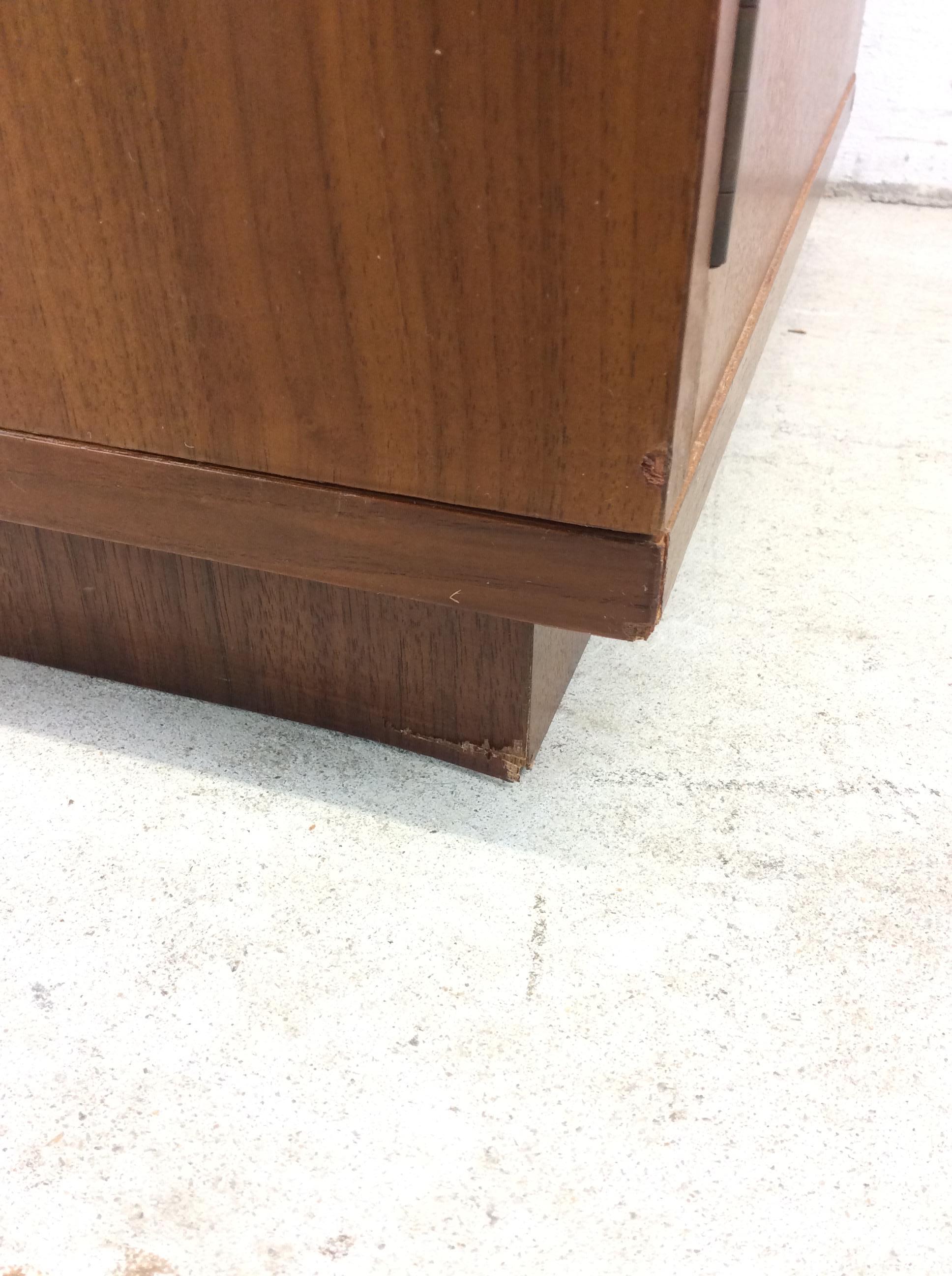 Pair of Danish Modern Nightstands with Storage Cabinet For Sale 2