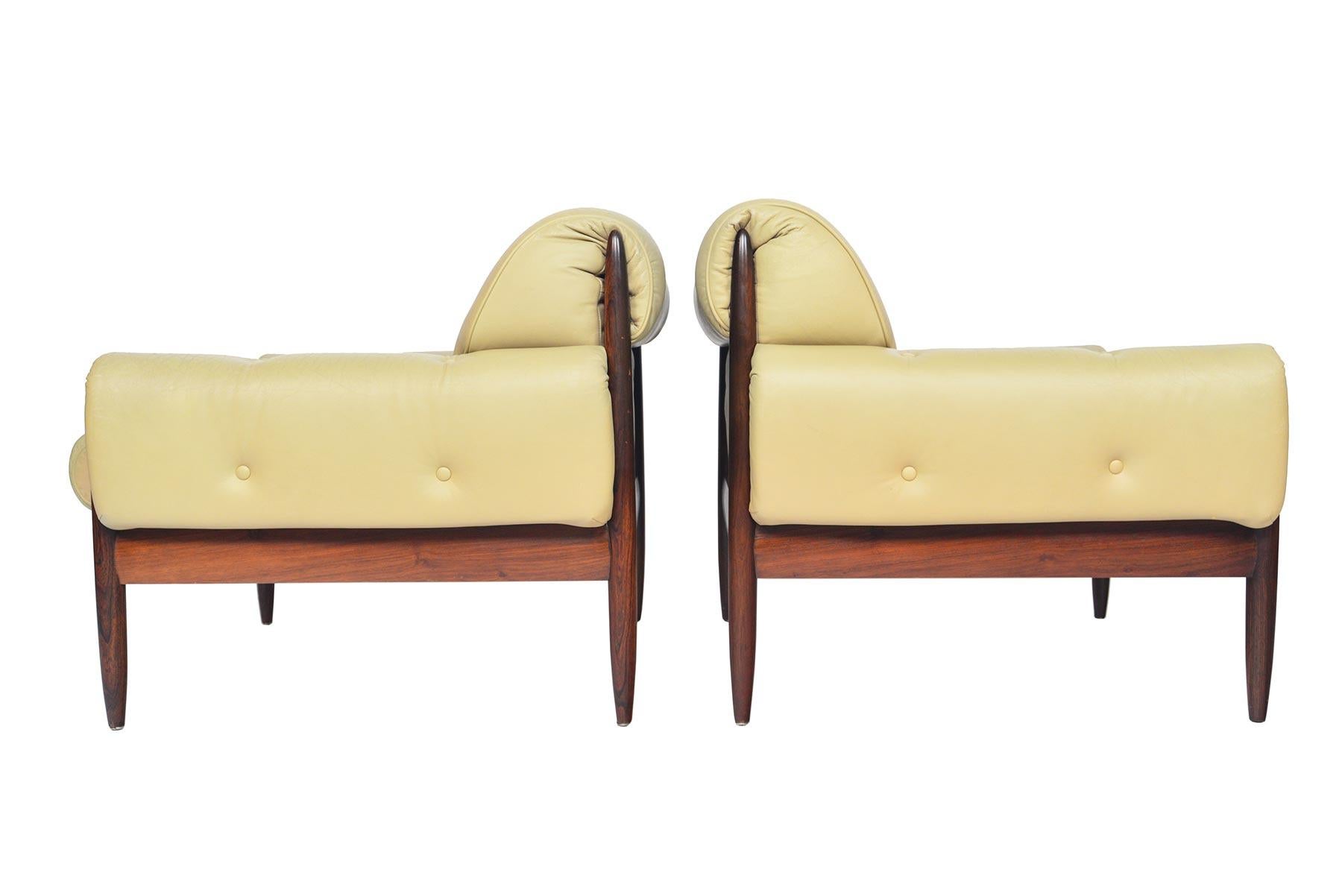 Scandinavian Modern Pair of Danish Modern Rosewood and Leather Lounge Chairs