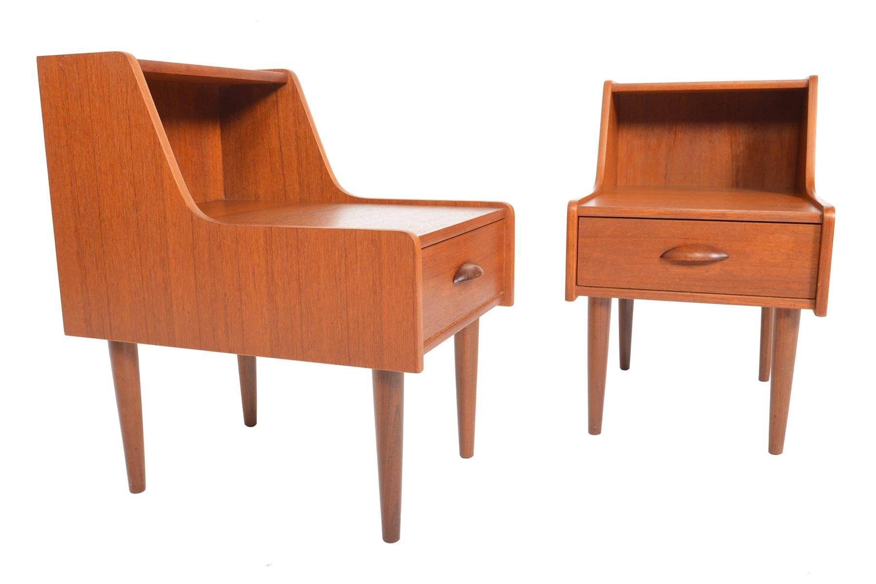 Pair of Danish Modern Single Drawer Teak Nightstands In Good Condition In Berkeley, CA