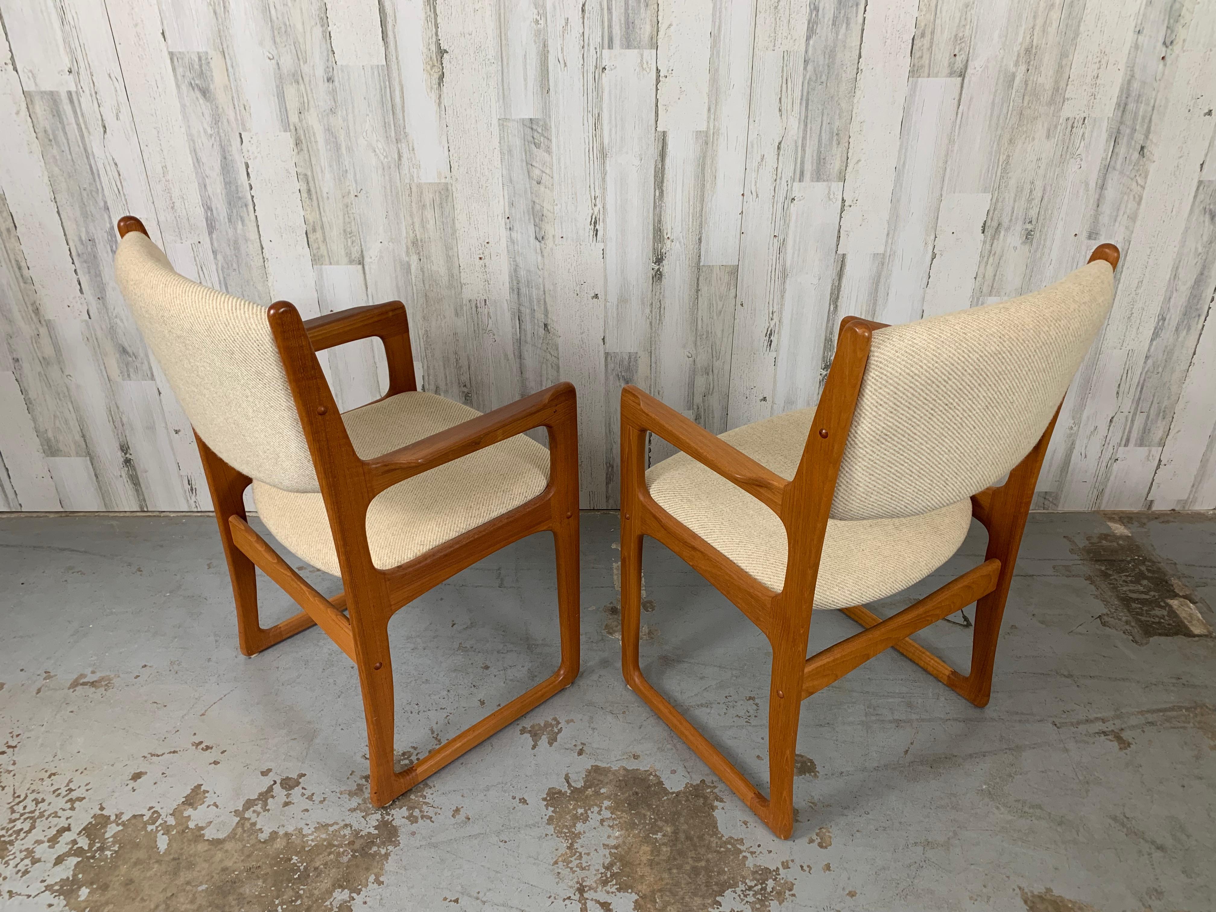 20th Century Pair of Danish Modern Style Armchairs For Sale