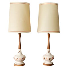 Paar moderne dänische Tischlampen im modernen Stil der Mitte des Jahrhunderts
