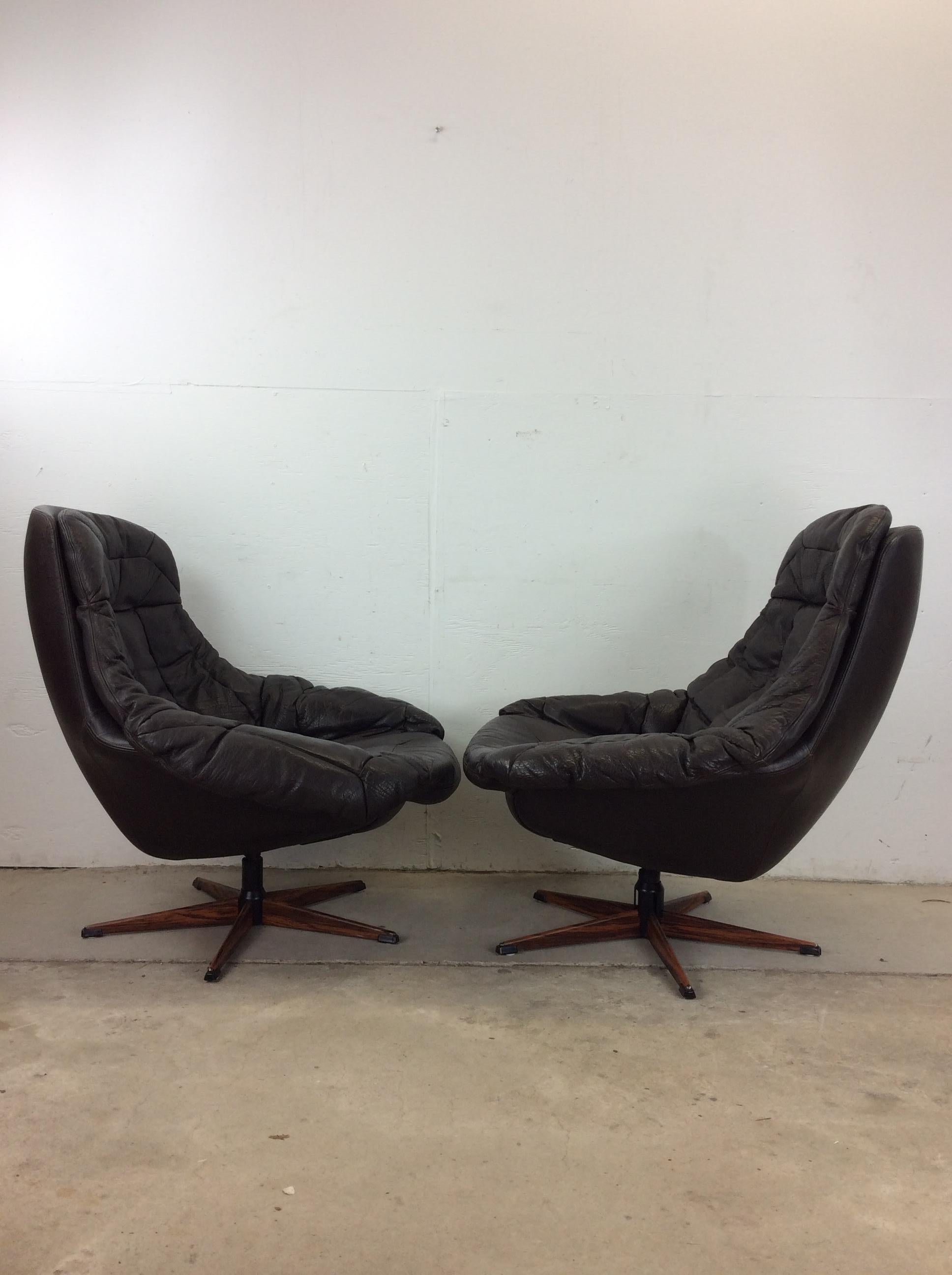 Pair of Danish Modern Swivel Lounge Chairs with Leather Upholstery For Sale 5