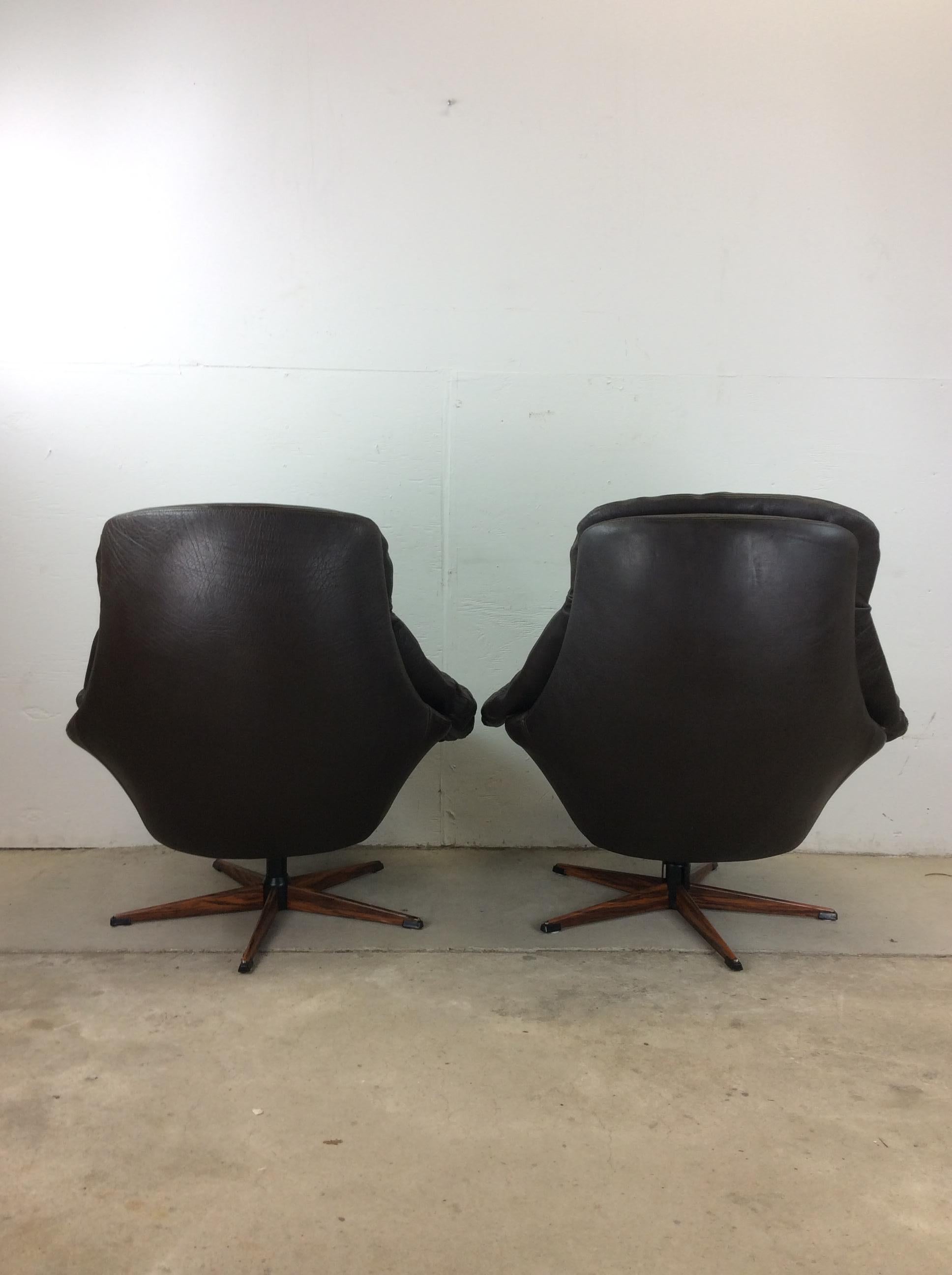 Pair of Danish Modern Swivel Lounge Chairs with Leather Upholstery For Sale 6