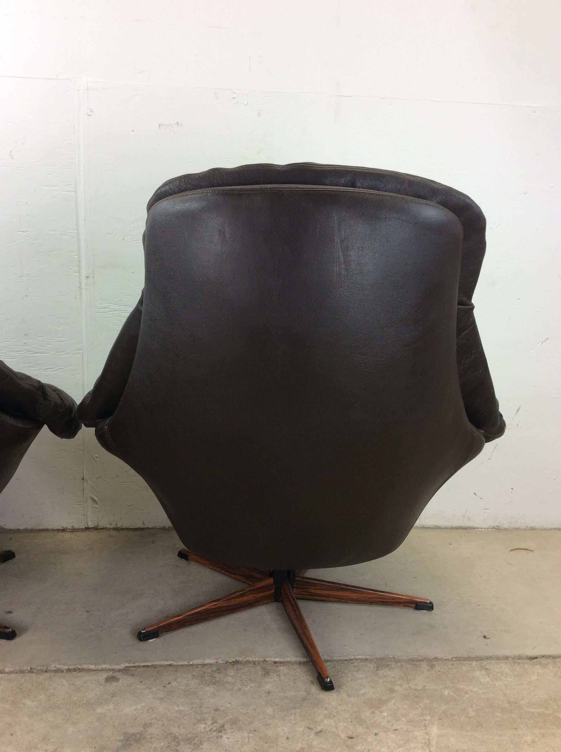 Pair of Danish Modern Swivel Lounge Chairs with Leather Upholstery For Sale 8
