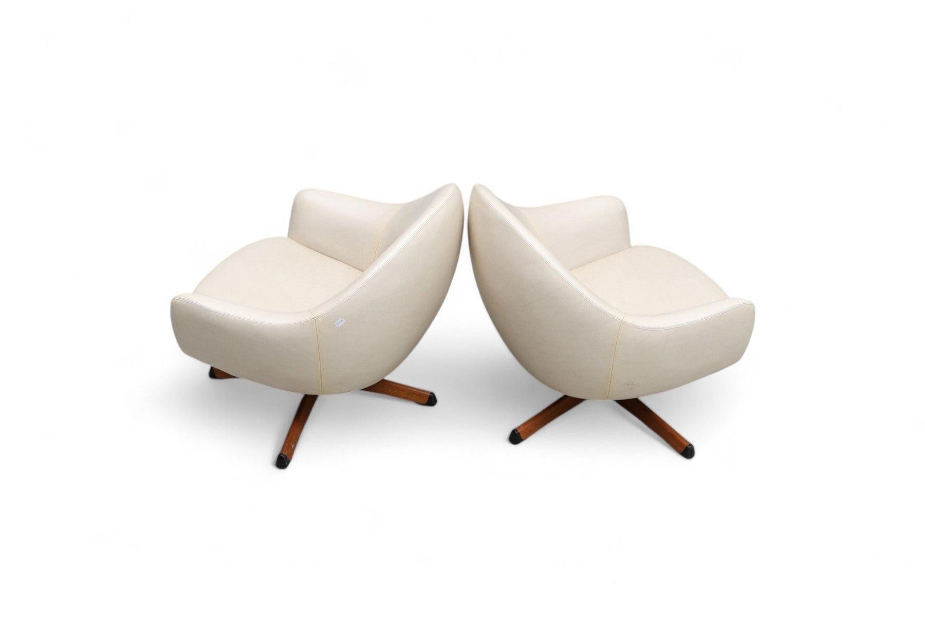 Danois Paire de chaises danoises modernes pivotantes en vente