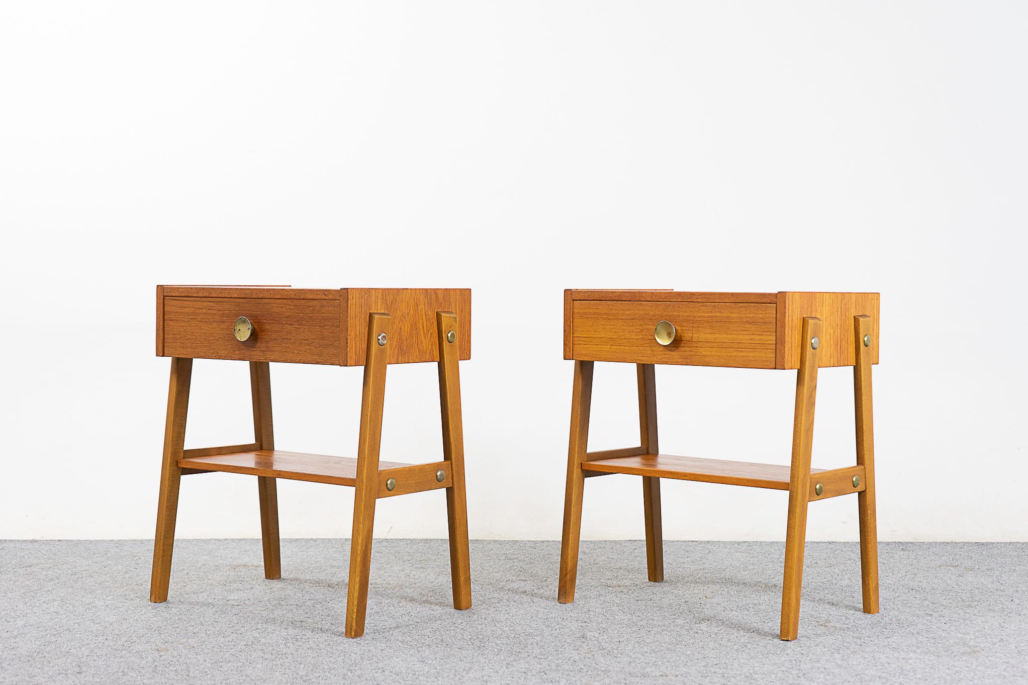Pair of Danish Modern Teak Bedsides In Good Condition For Sale In VANCOUVER, CA