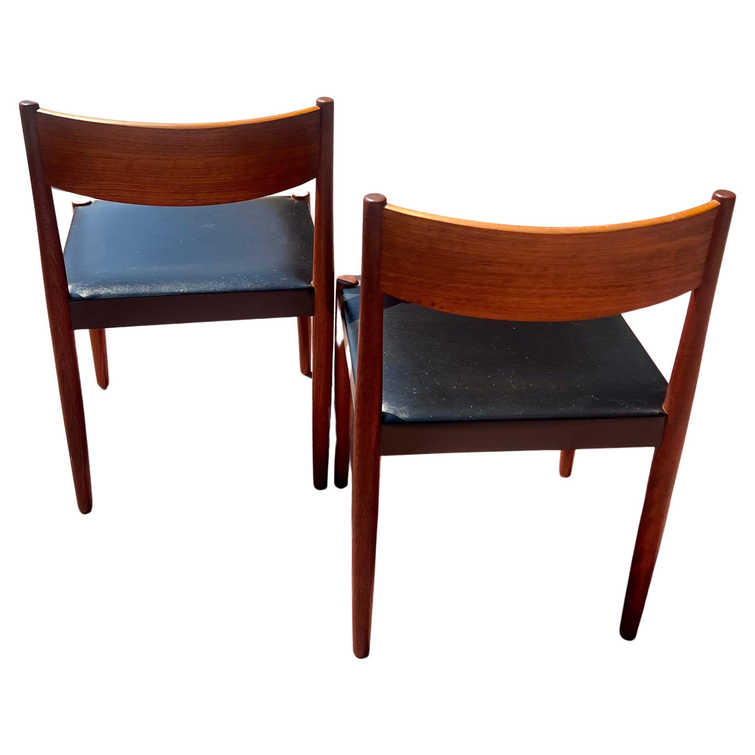 Scandinavo moderno Coppia di sedie da pranzo moderne danesi in teak di Hans Olsen per Rojle Frem in vendita