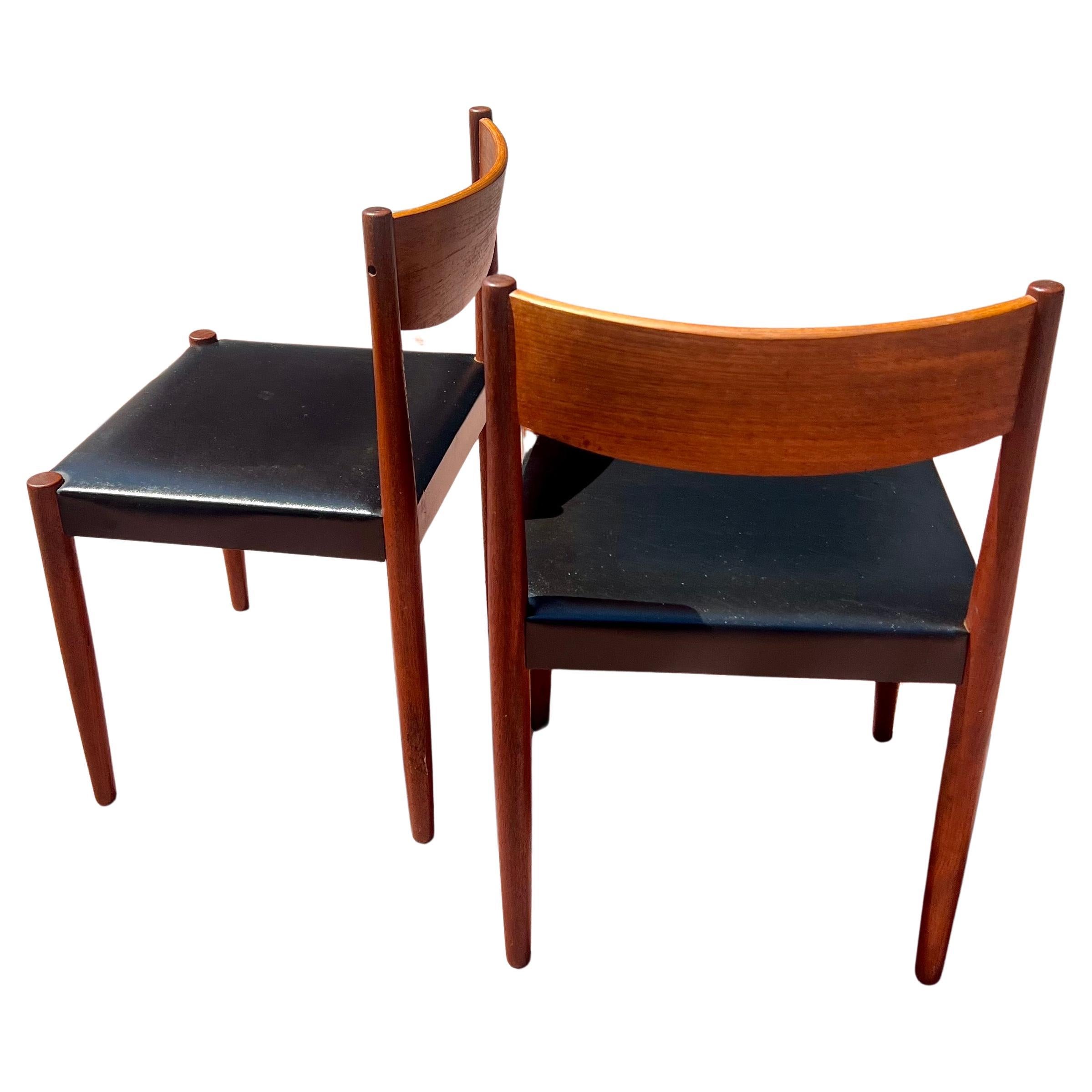 Danese Coppia di sedie da pranzo moderne danesi in teak di Hans Olsen per Rojle Frem in vendita