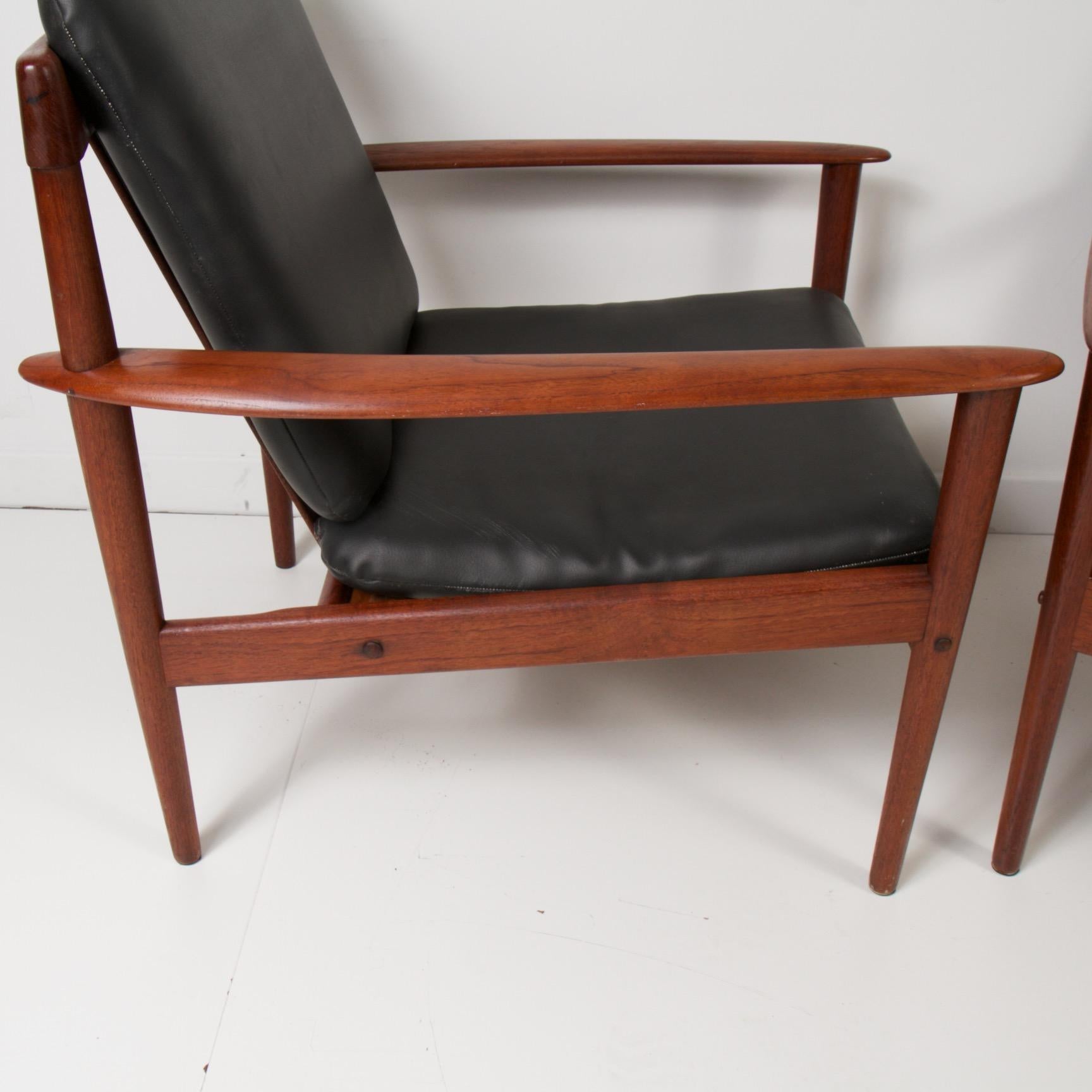 Pair of Danish Modern Teak Lounge Chairs by Grete Jalk For Sale 2