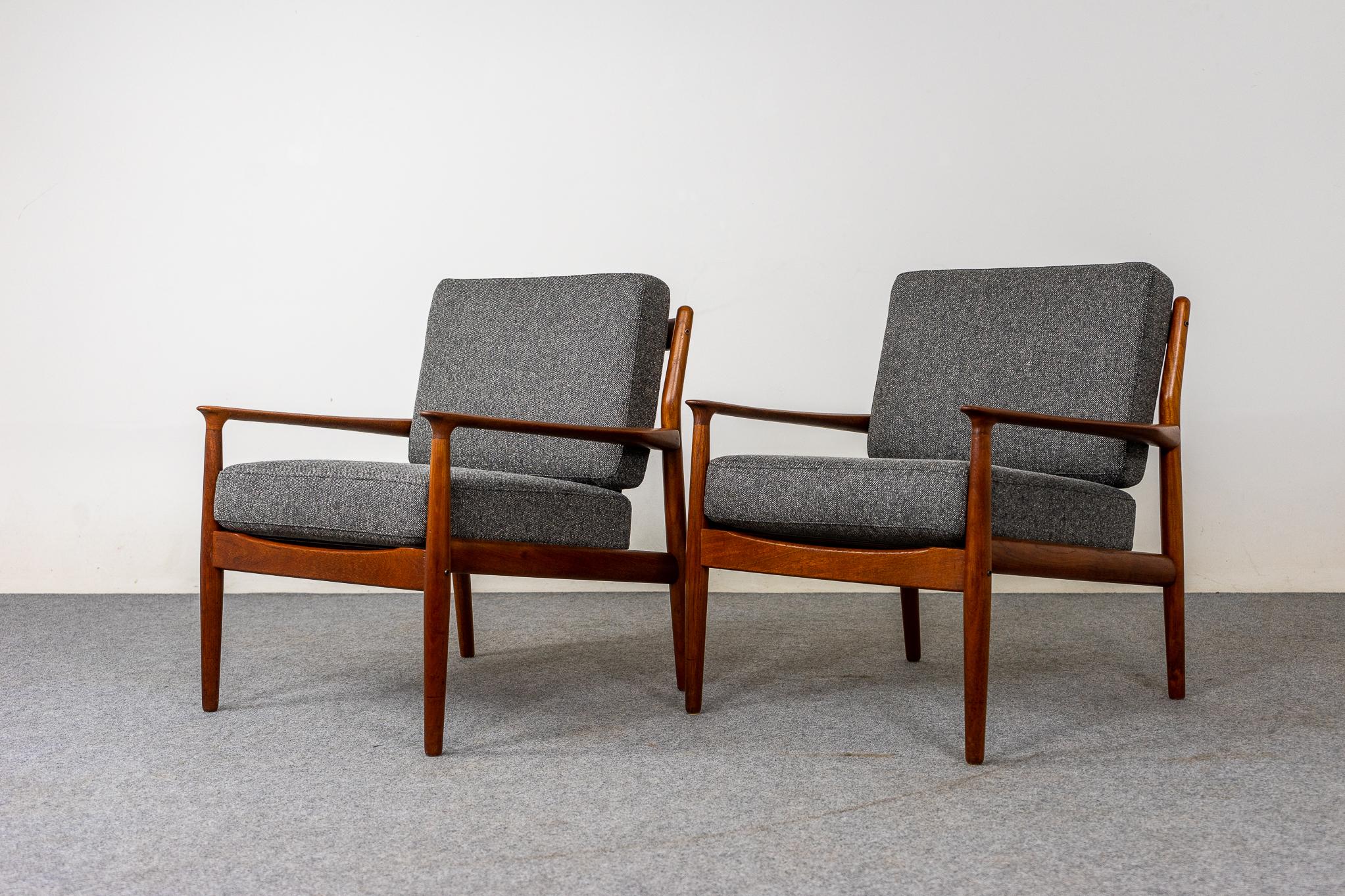 Pair of Danish Modern Teak Lounge Chairs, by Svend Erikson 7