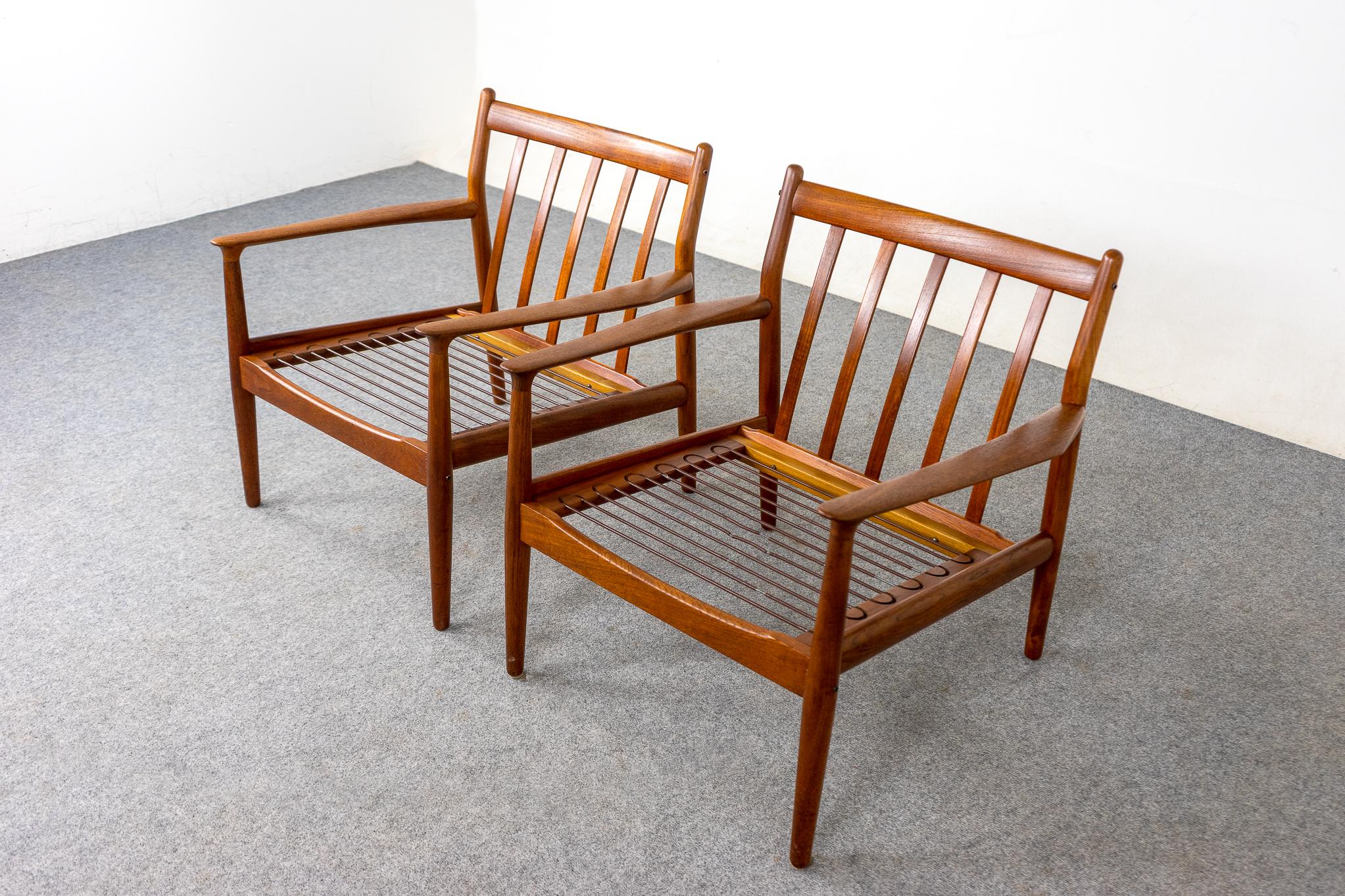 Pair of Danish Modern Teak Lounge Chairs, by Svend Erikson 8
