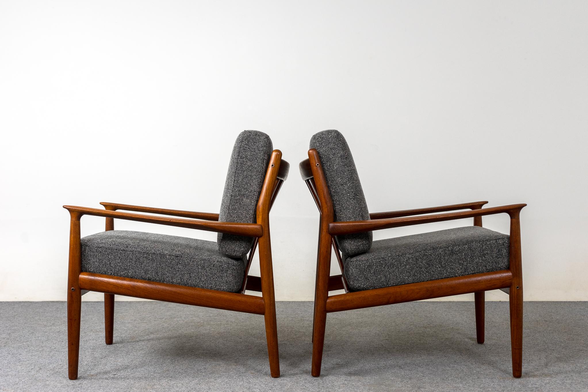 Pair of Danish Modern Teak Lounge Chairs, by Svend Erikson In Good Condition In VANCOUVER, CA