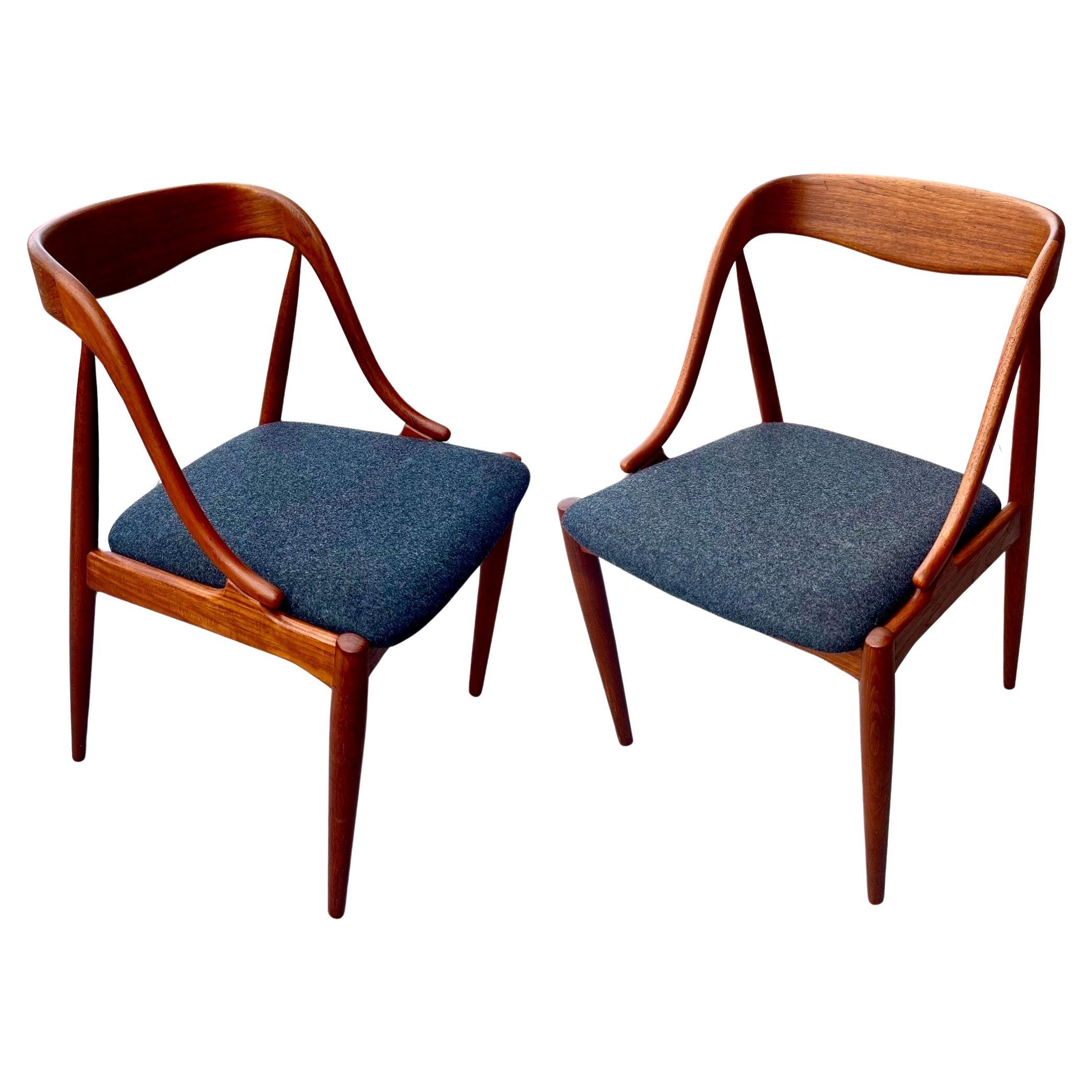 Pair of Danish Modern teak Model 16 Chairs by Johannes Andersen for Uldum Mobler For Sale