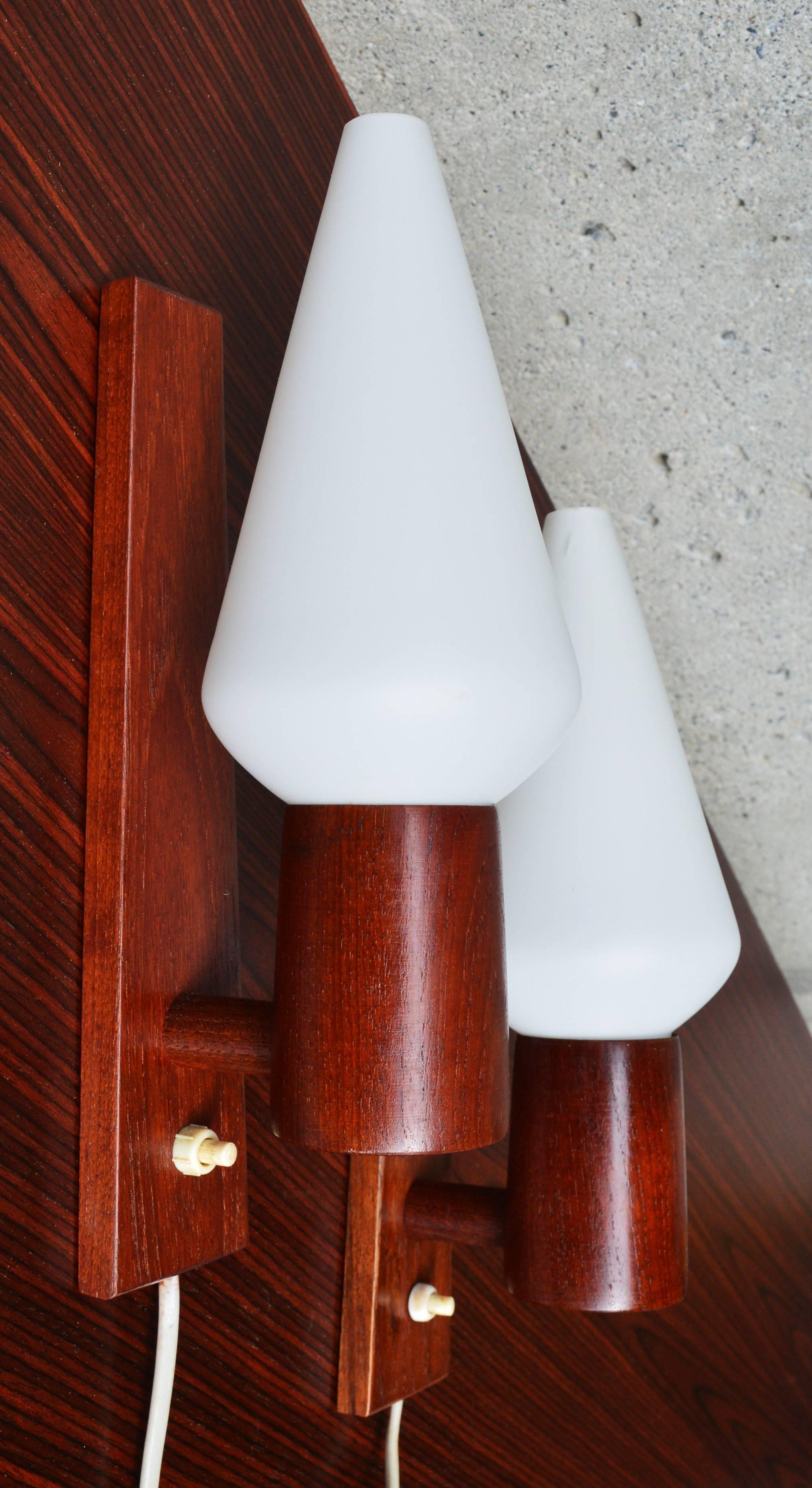 Pair of Danish Modern Teak Wall Sconces with Conical Frosted White Glass Shades In Excellent Condition In New Westminster, British Columbia