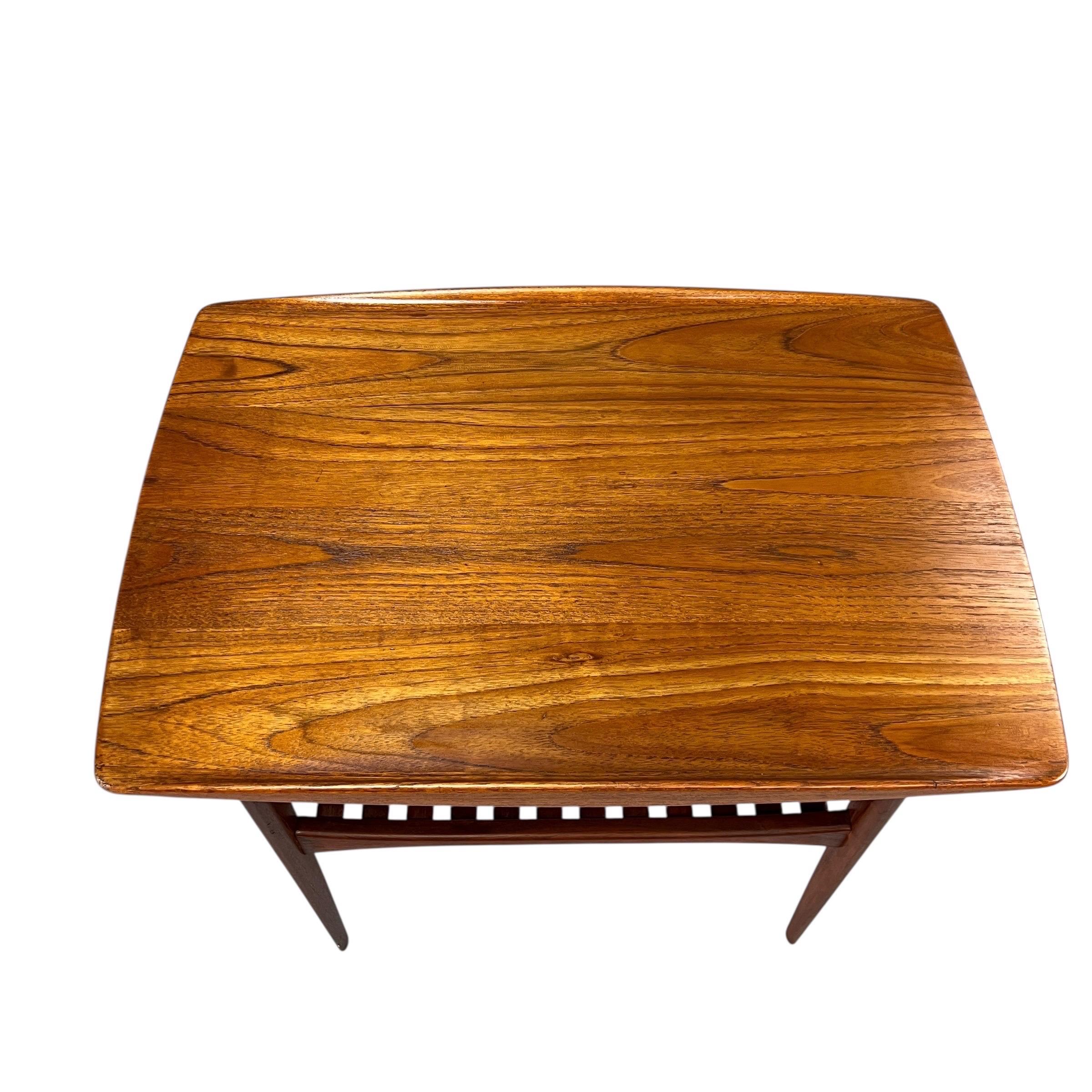 Paire de tables d'appoint modernes danoises Tove Edvard Kindt-Larsen en teck en vente 3