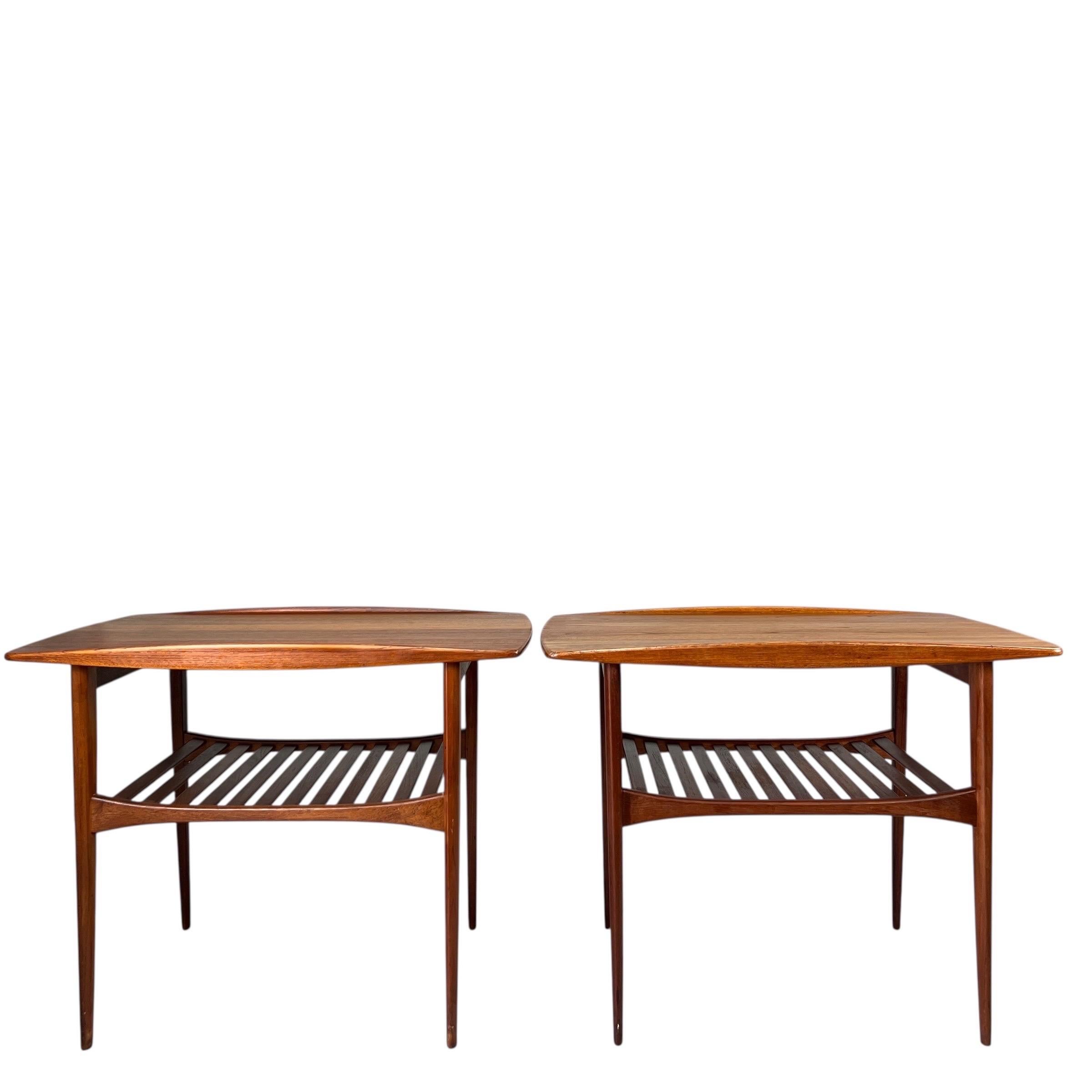 Danois Paire de tables d'appoint modernes danoises Tove Edvard Kindt-Larsen en teck en vente