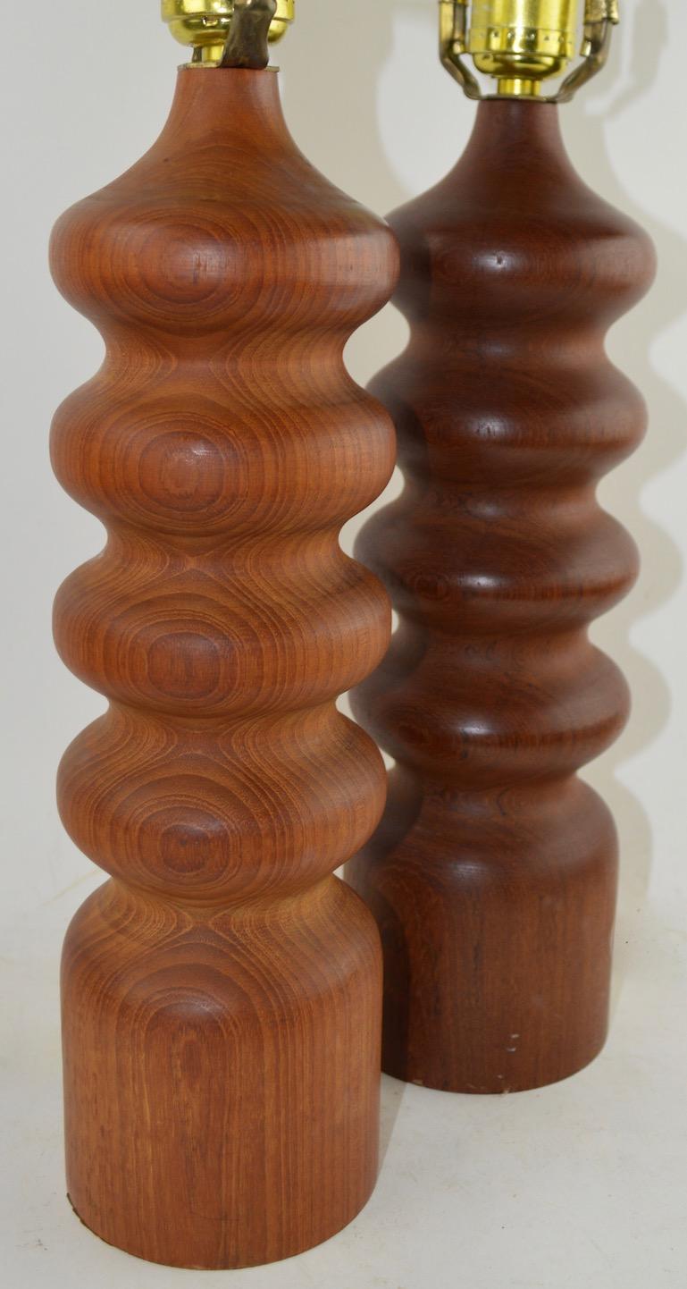 Pair of Danish Modern Turned Teak Wood Table Lamps In Good Condition In New York, NY