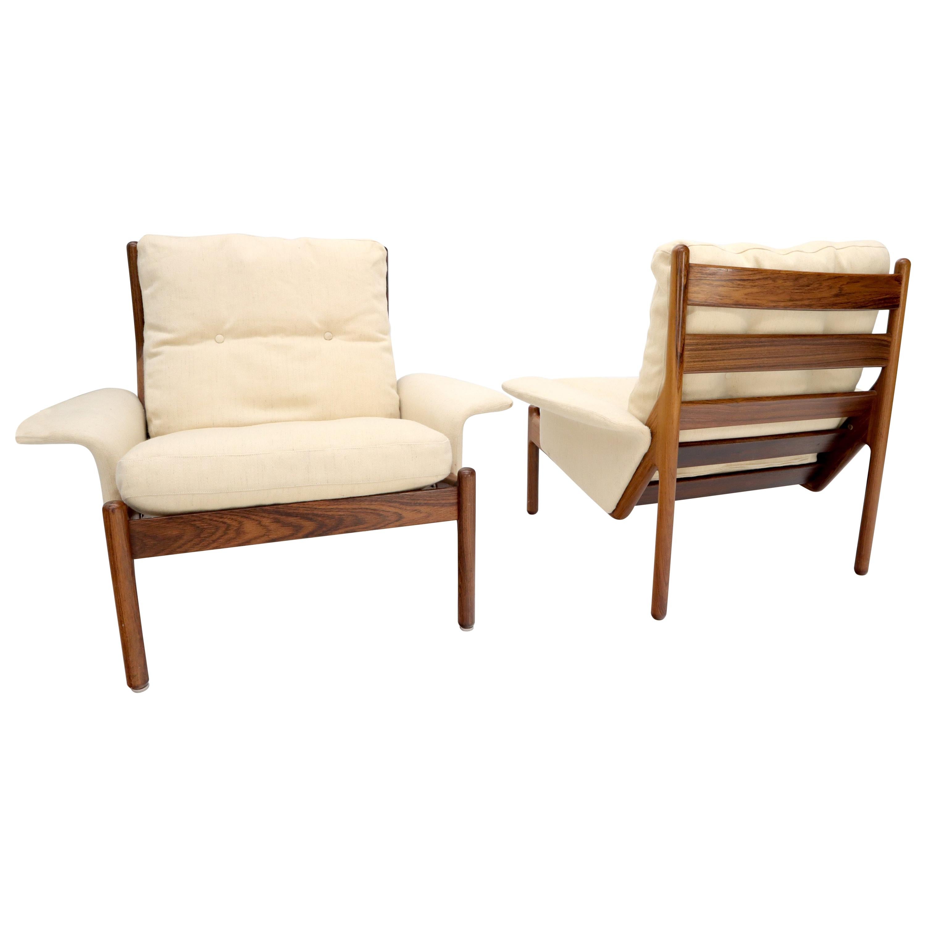 Paar moderne dänische Longe Chairs aus Schurwolle mit Rosenholzrahmen 