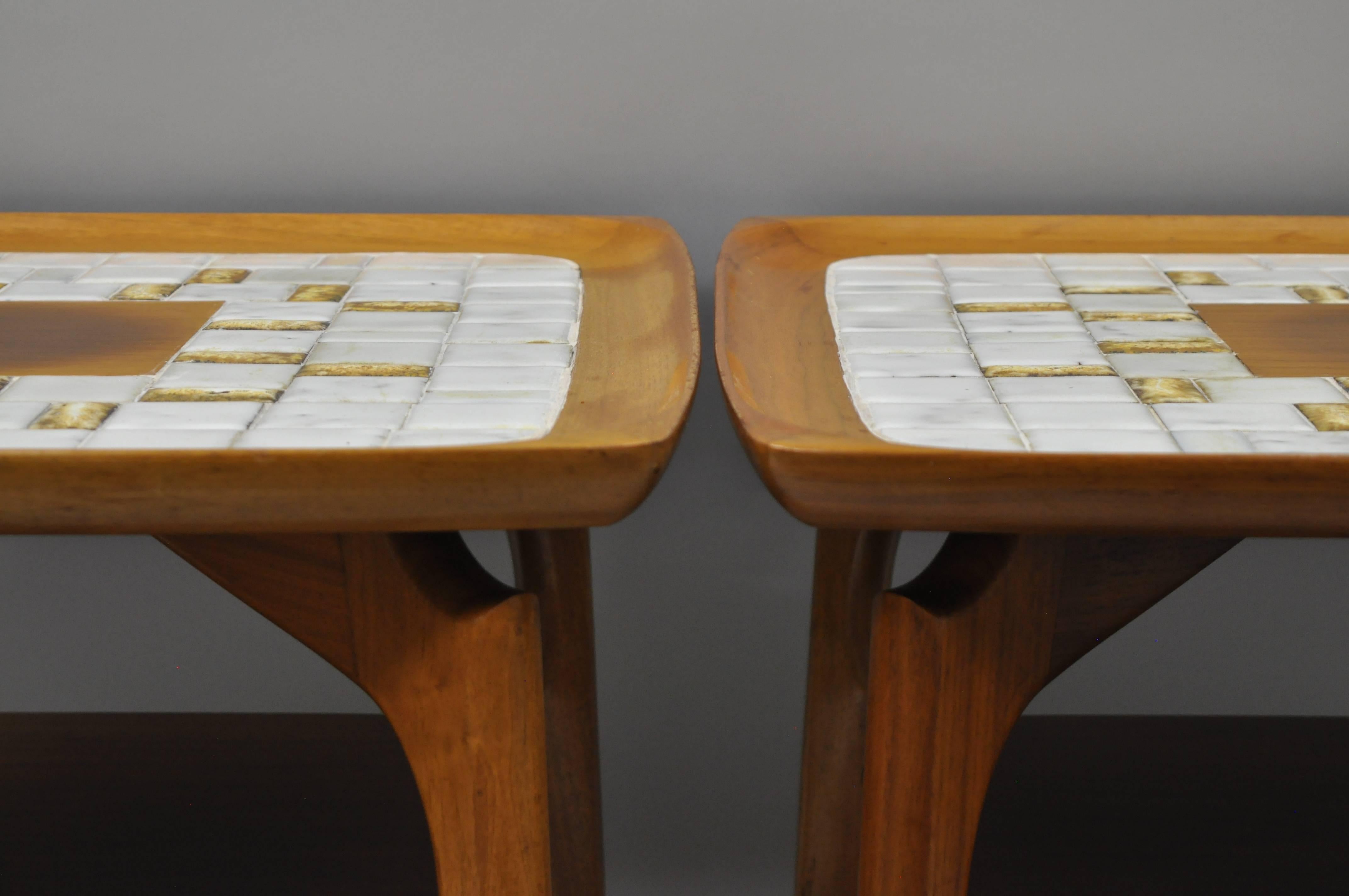 20th Century Pair of Mid Century Danish Modern Walnut & Tile Dish Top Sculptural End Tables For Sale