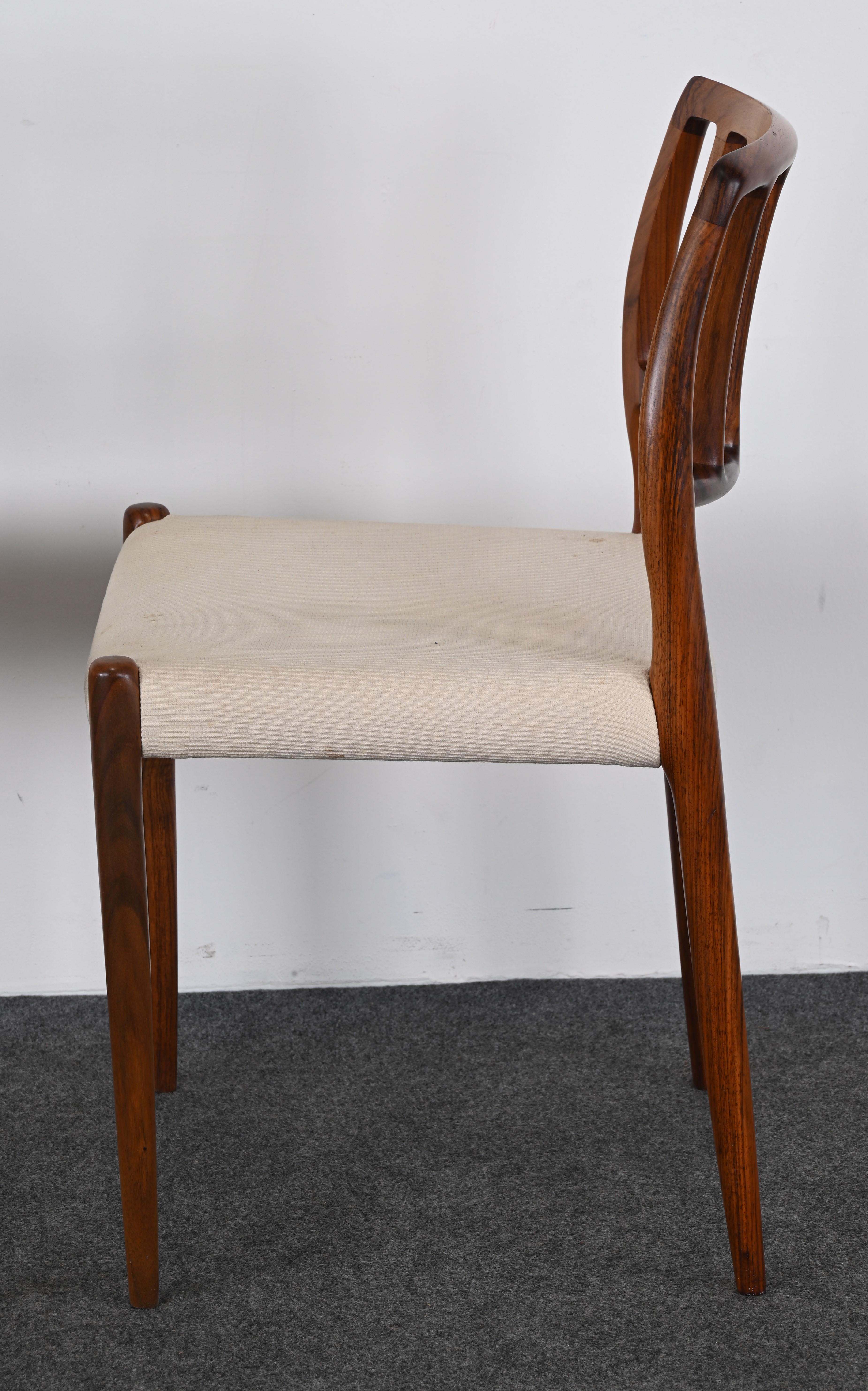 Paar dänische Neils Otto Moller-Stühle von Neils Otto Moller für J. L. Moller, Modell 83, Rosenholz  im Angebot 3