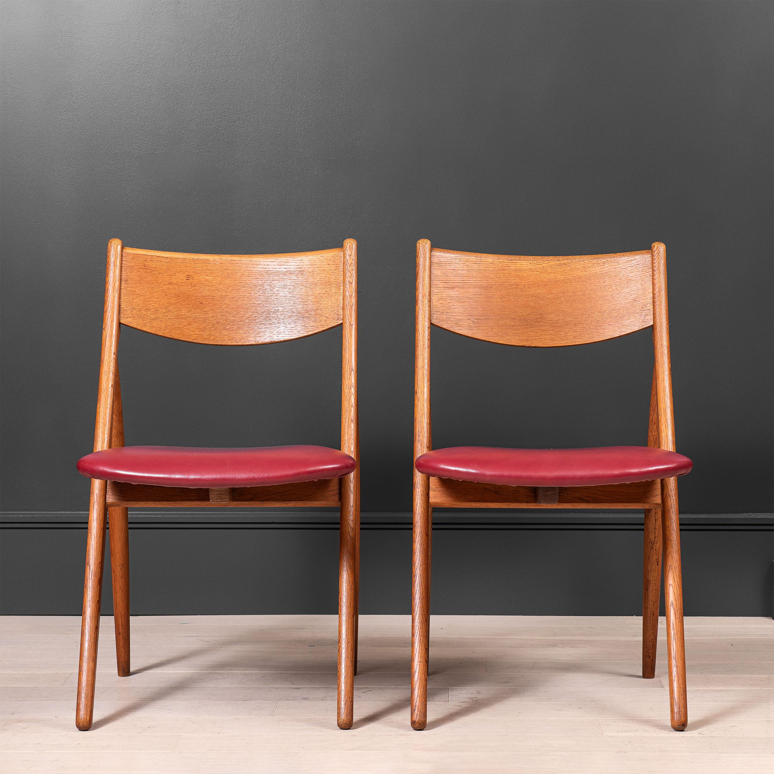 Pair of Danish Oak Chairs In Good Condition In London, GB