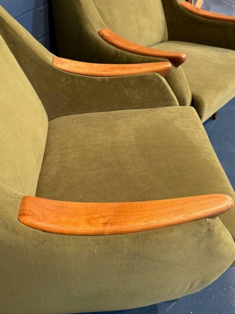 Europeo Coppia di poltrone da club in Oak danese della metà del secolo scorso in vendita
