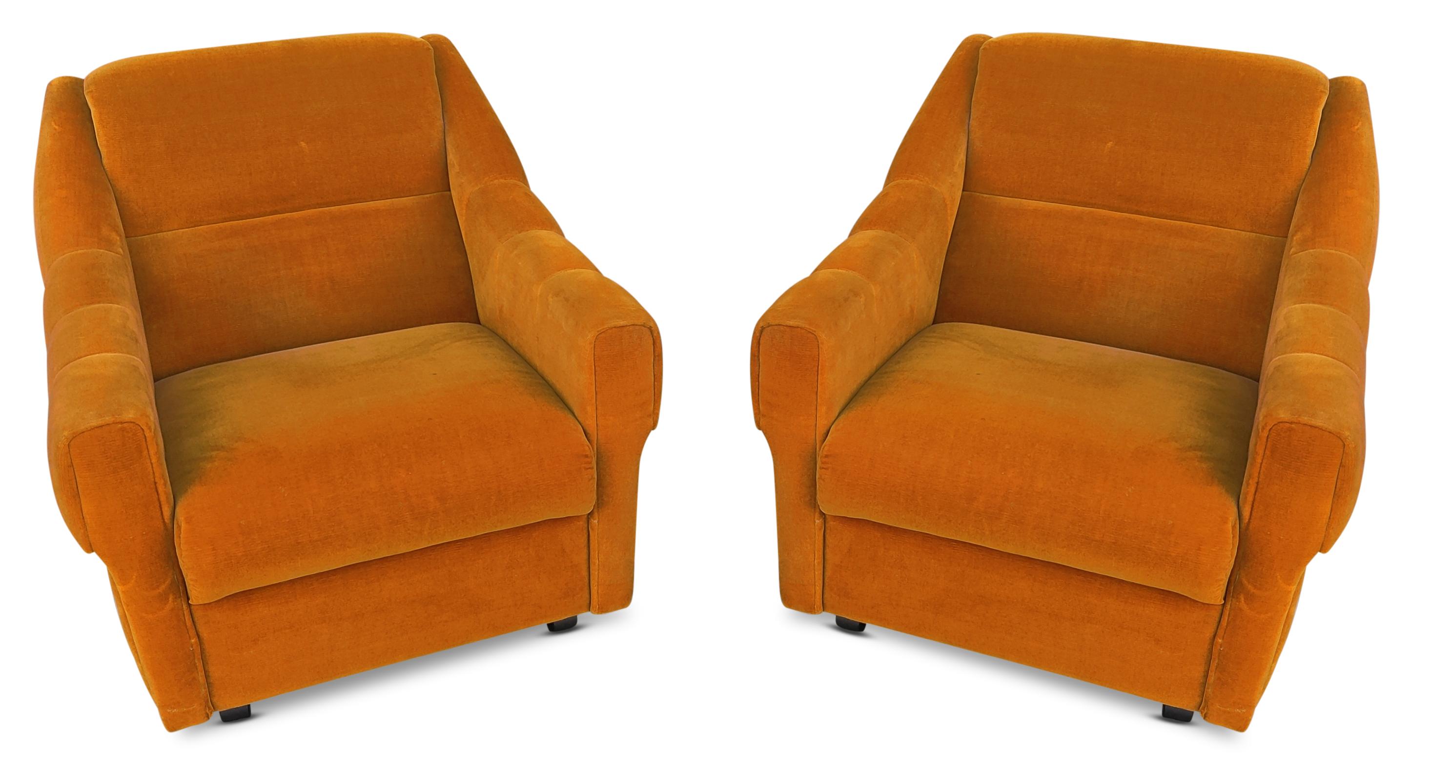 Pair of Danish Orange Upholstered Lounge Chairs on Wheels Mid-Century-Modern In Good Condition In Philadelphia, PA